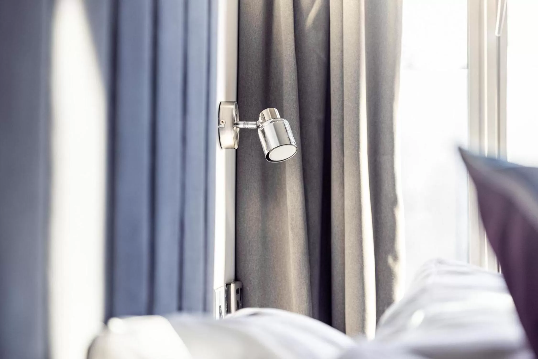 Bedroom in Cambridge House Hotel