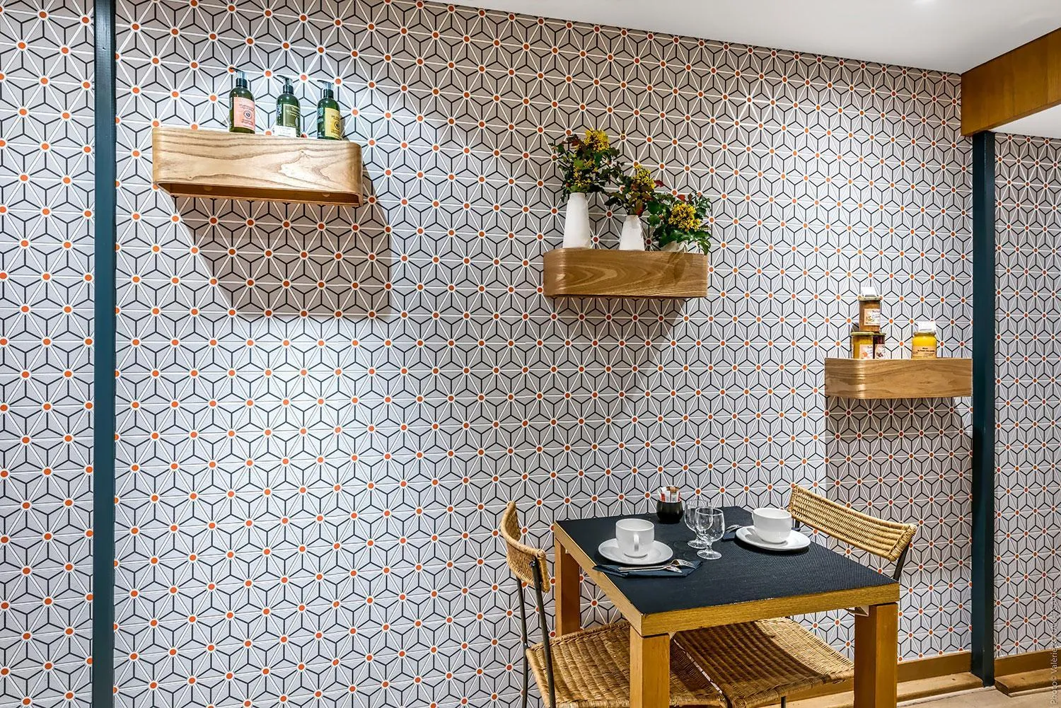 Restaurant/places to eat in Etoile Park Hotel