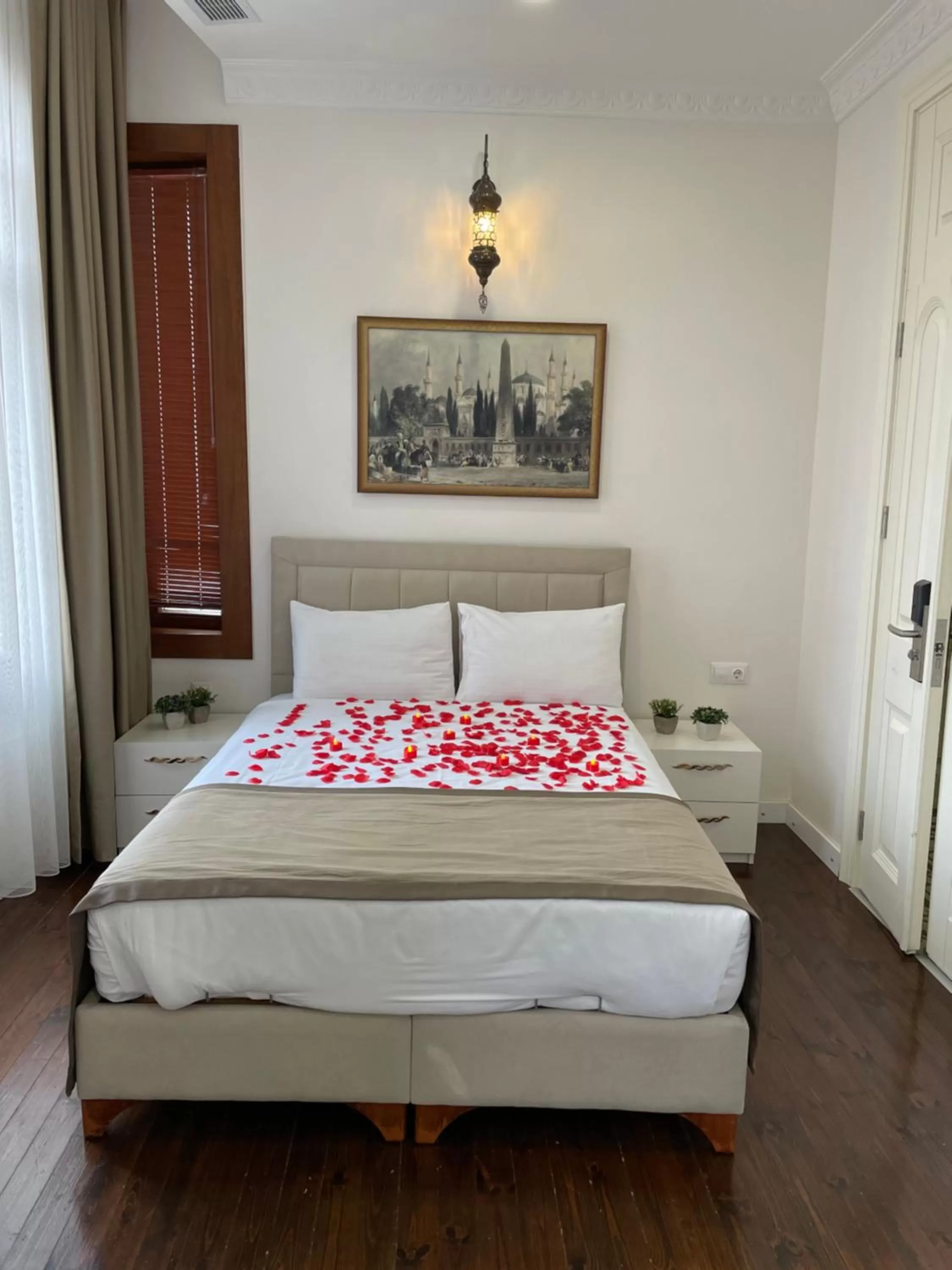 Photo of the whole room, Bed in Nusretbey Hotel