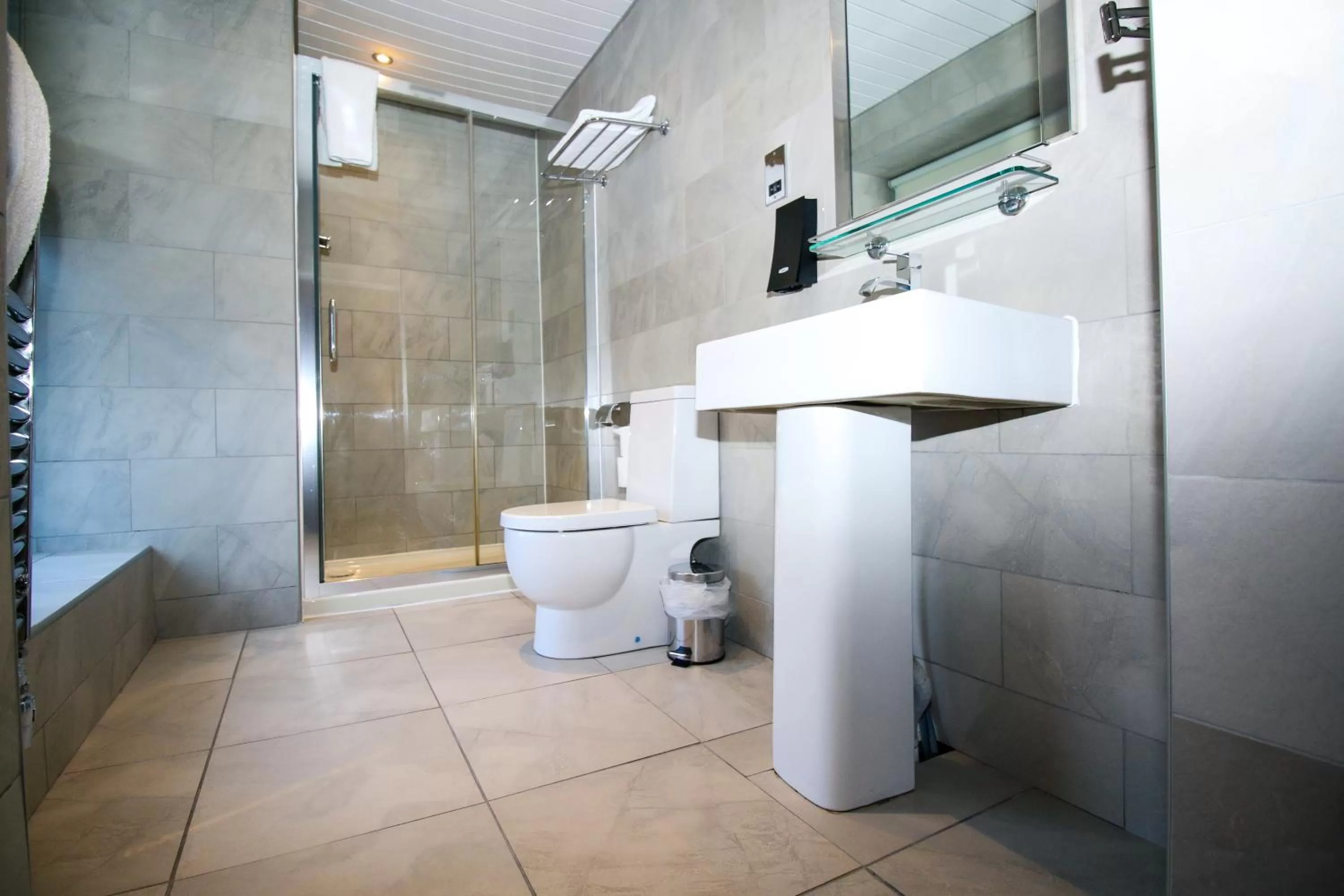 Shower in Acorn Hotel