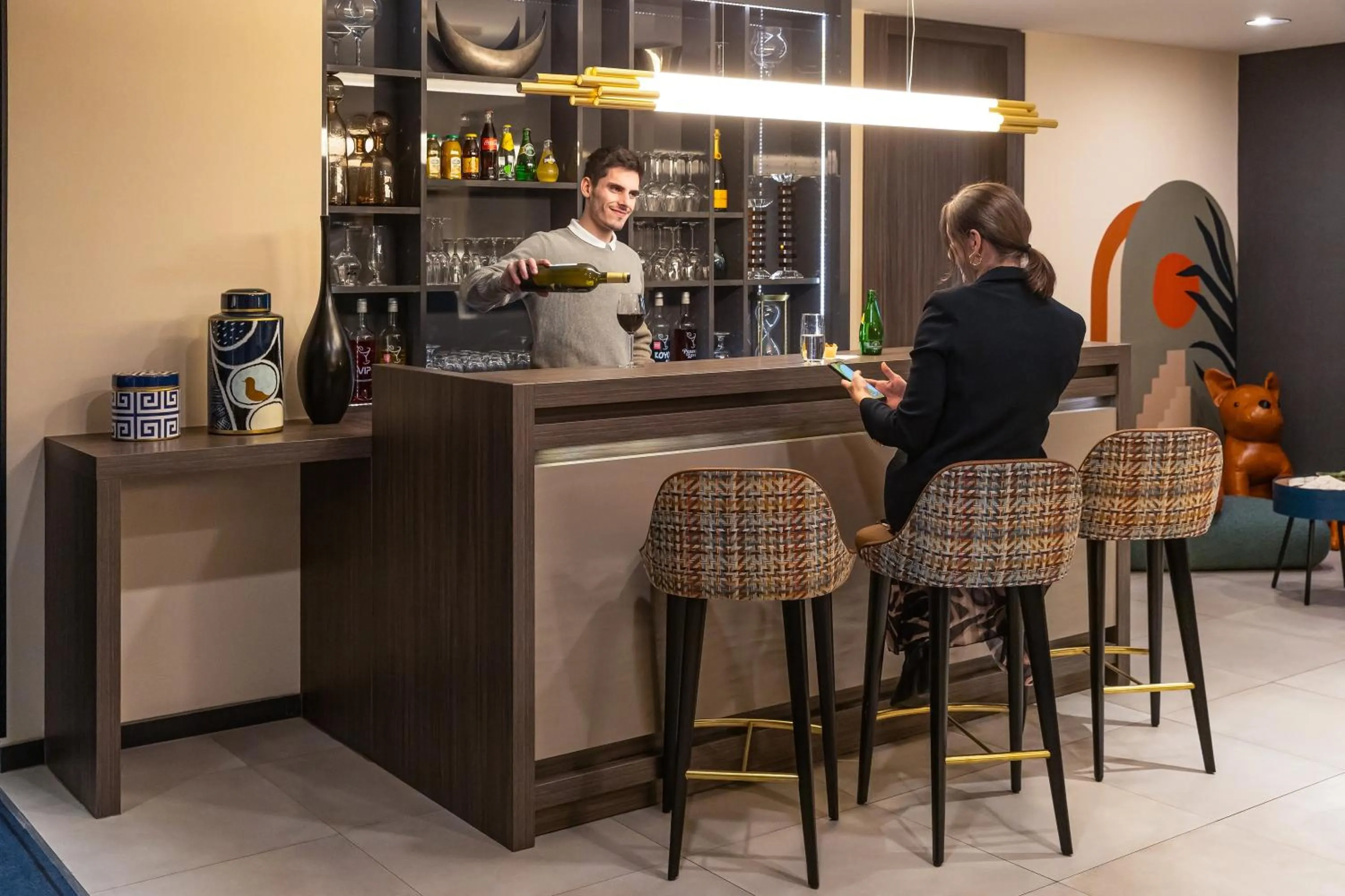 Lounge or bar in ibis Styles Saint-Quentin
