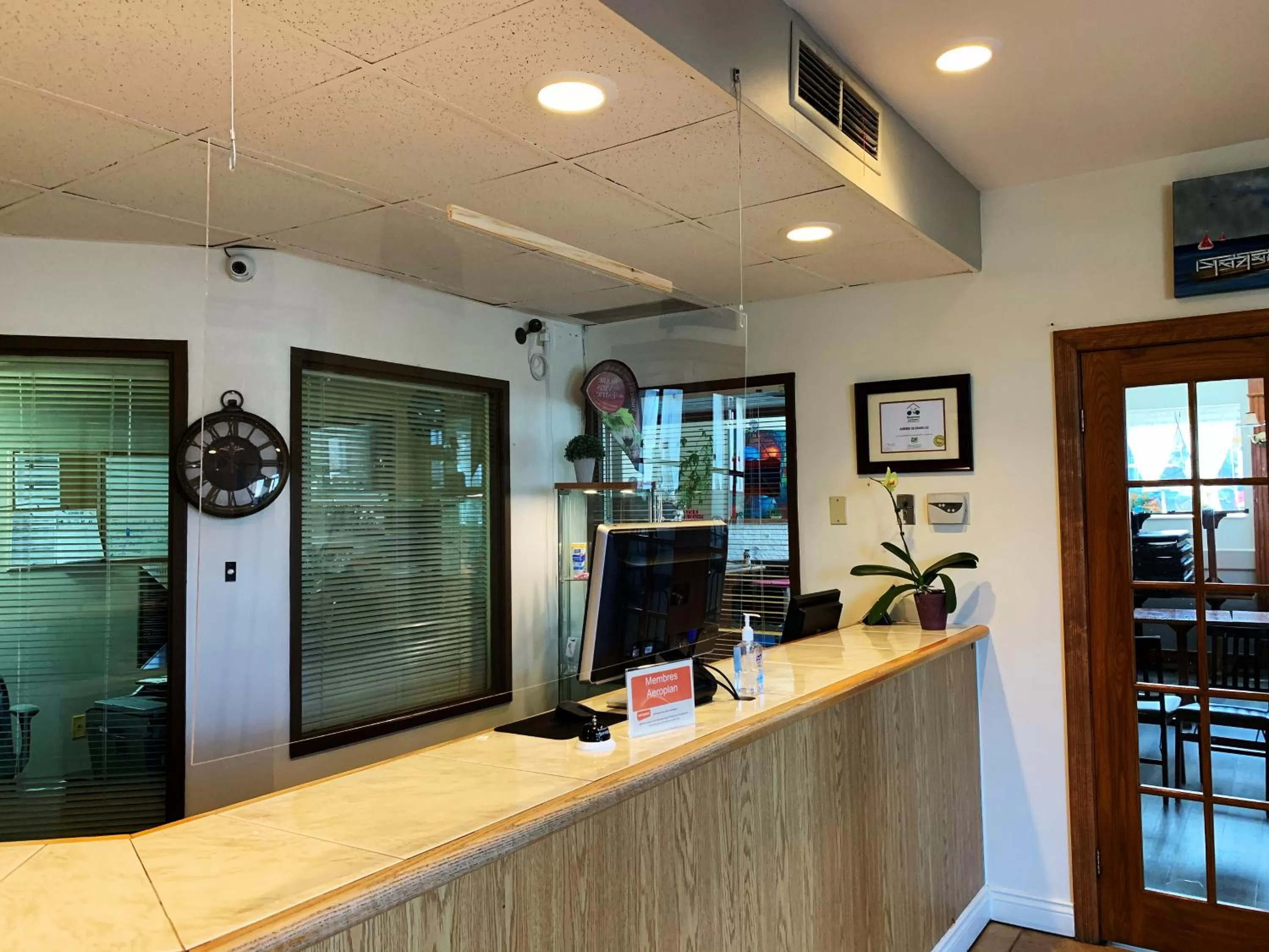 Lobby or reception in Auberge du Grand Lac