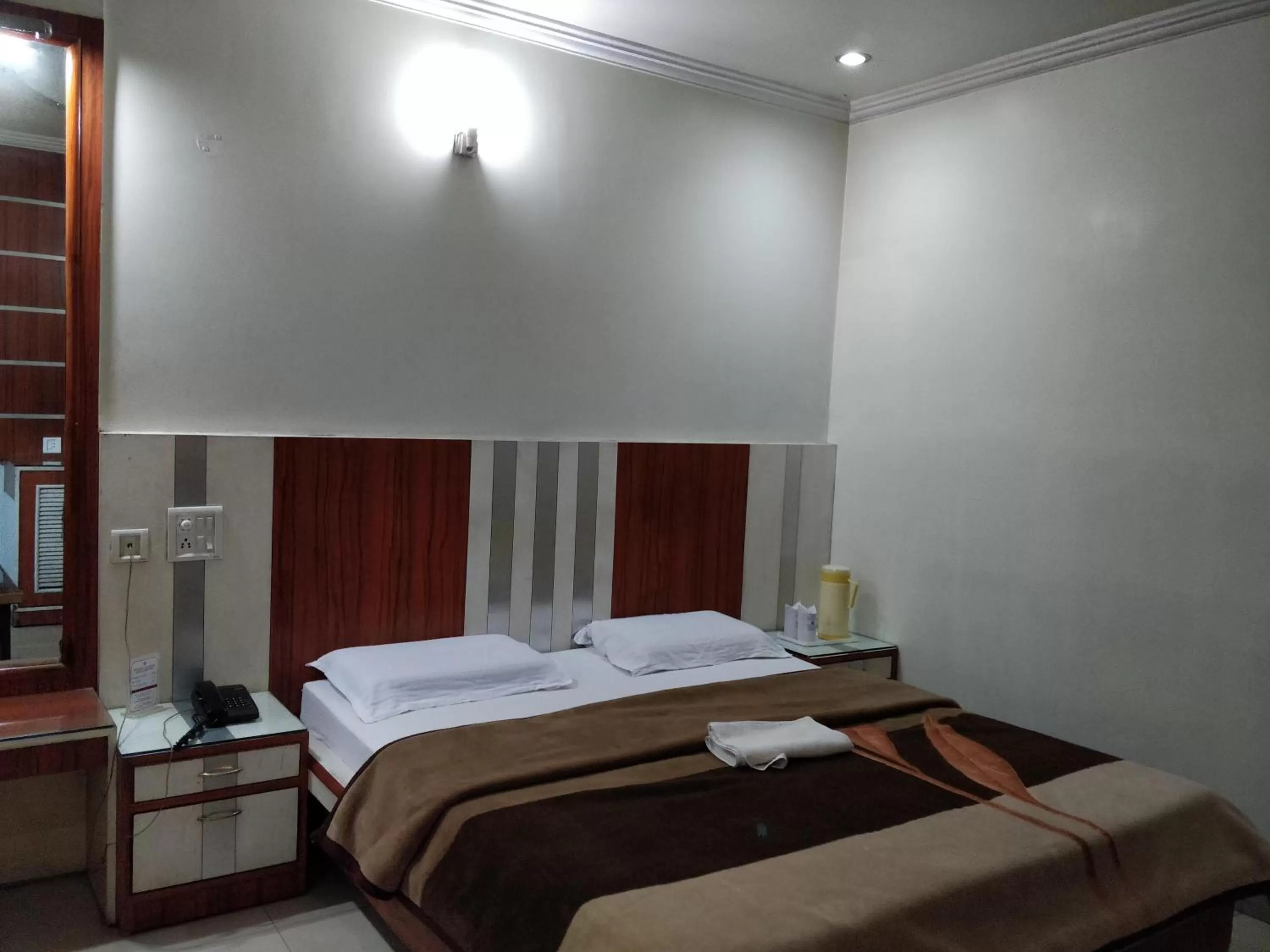 Bedroom, Bed in Hotel Yatrik