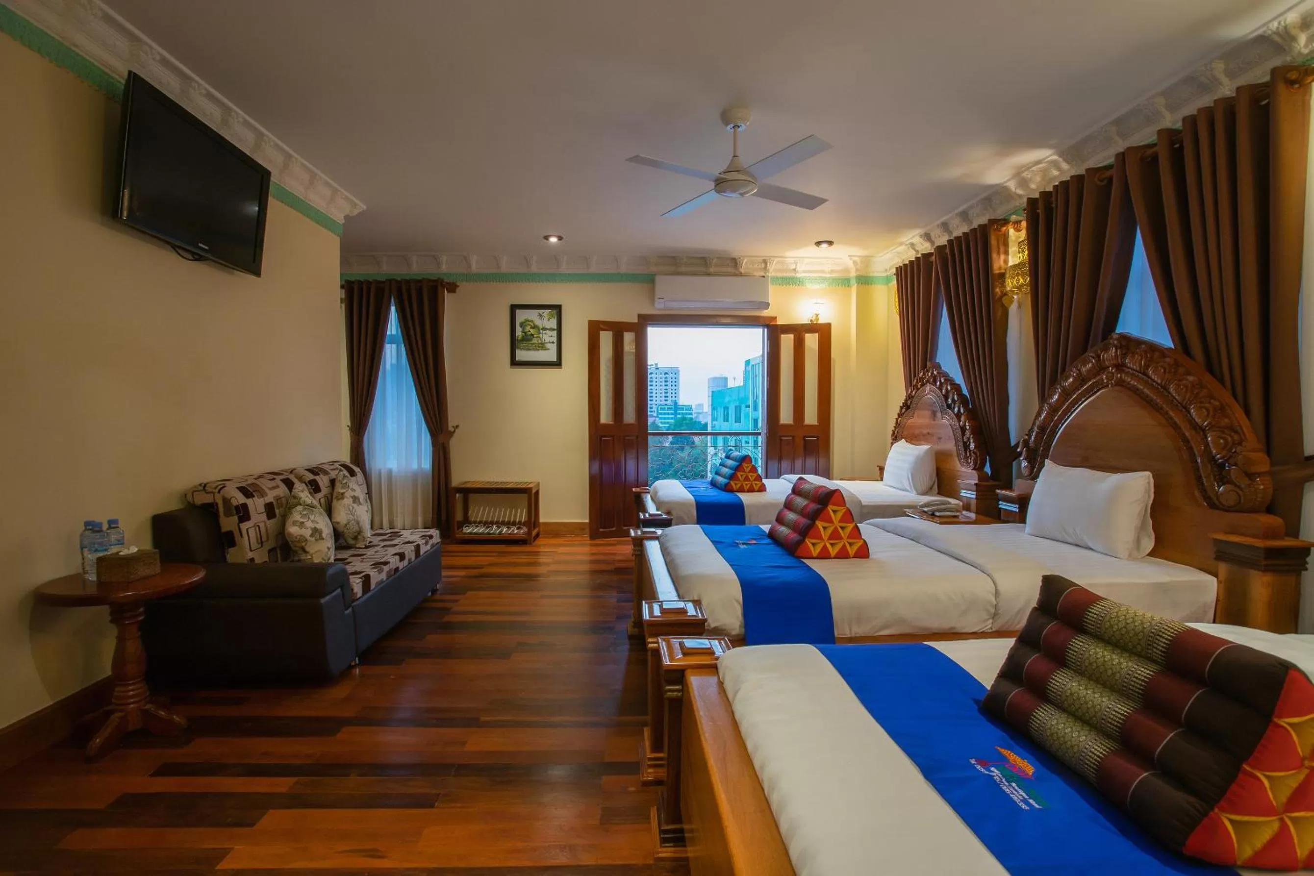 View (from property/room), Bed in Okay Palace Hotel