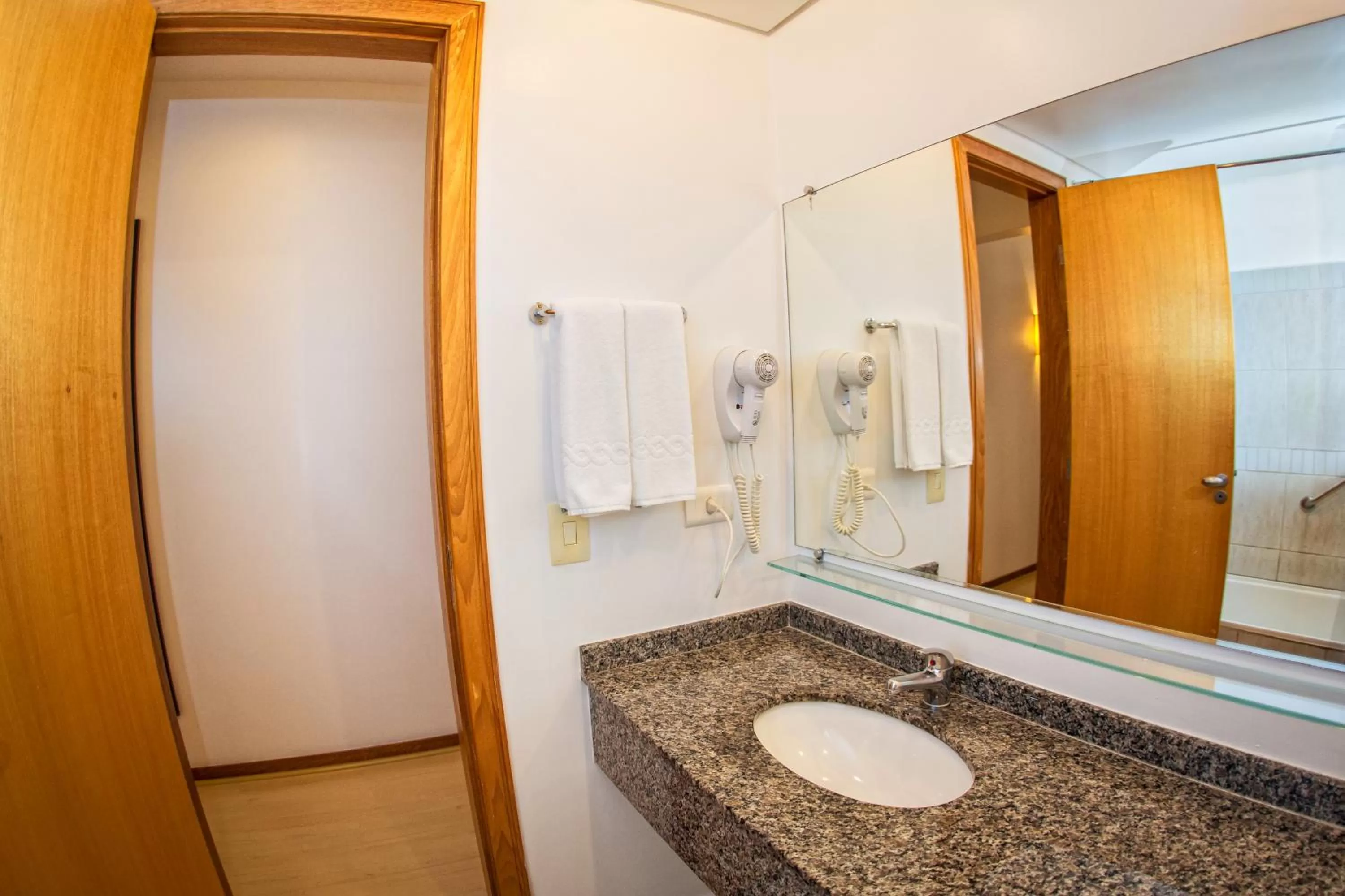 Bathroom in Hotel Campo Largo Express