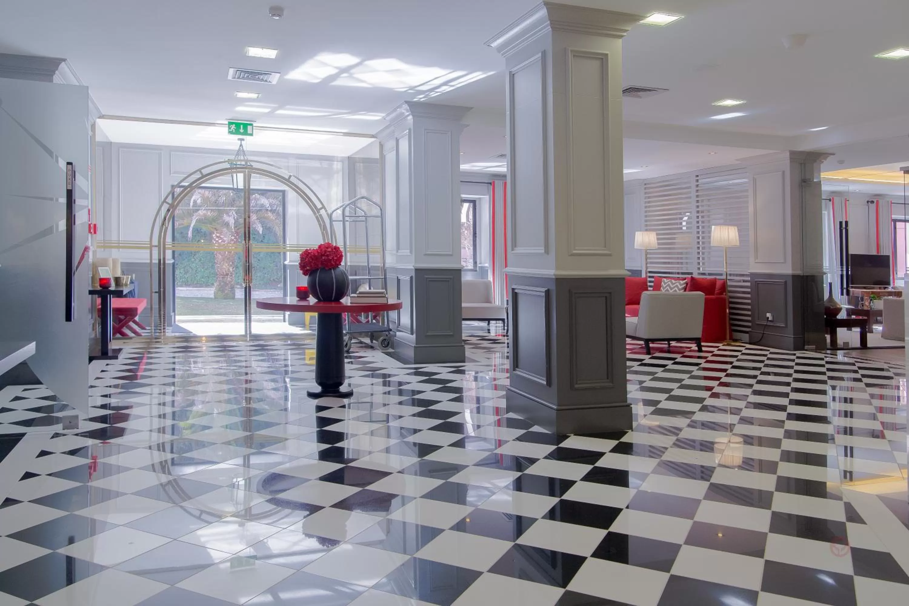 Lobby or reception in Your Hotel & Spa Alcobaça