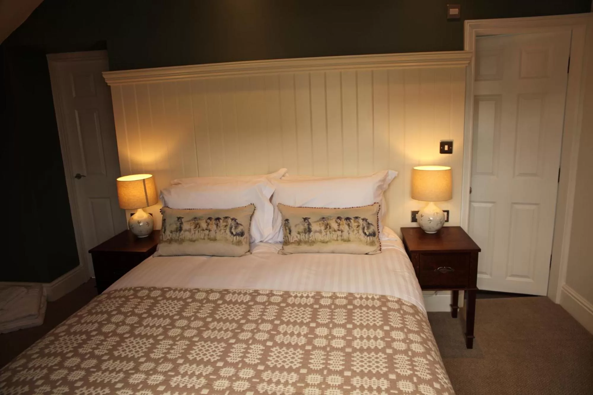 Bedroom, Bed in The Erskine Arms