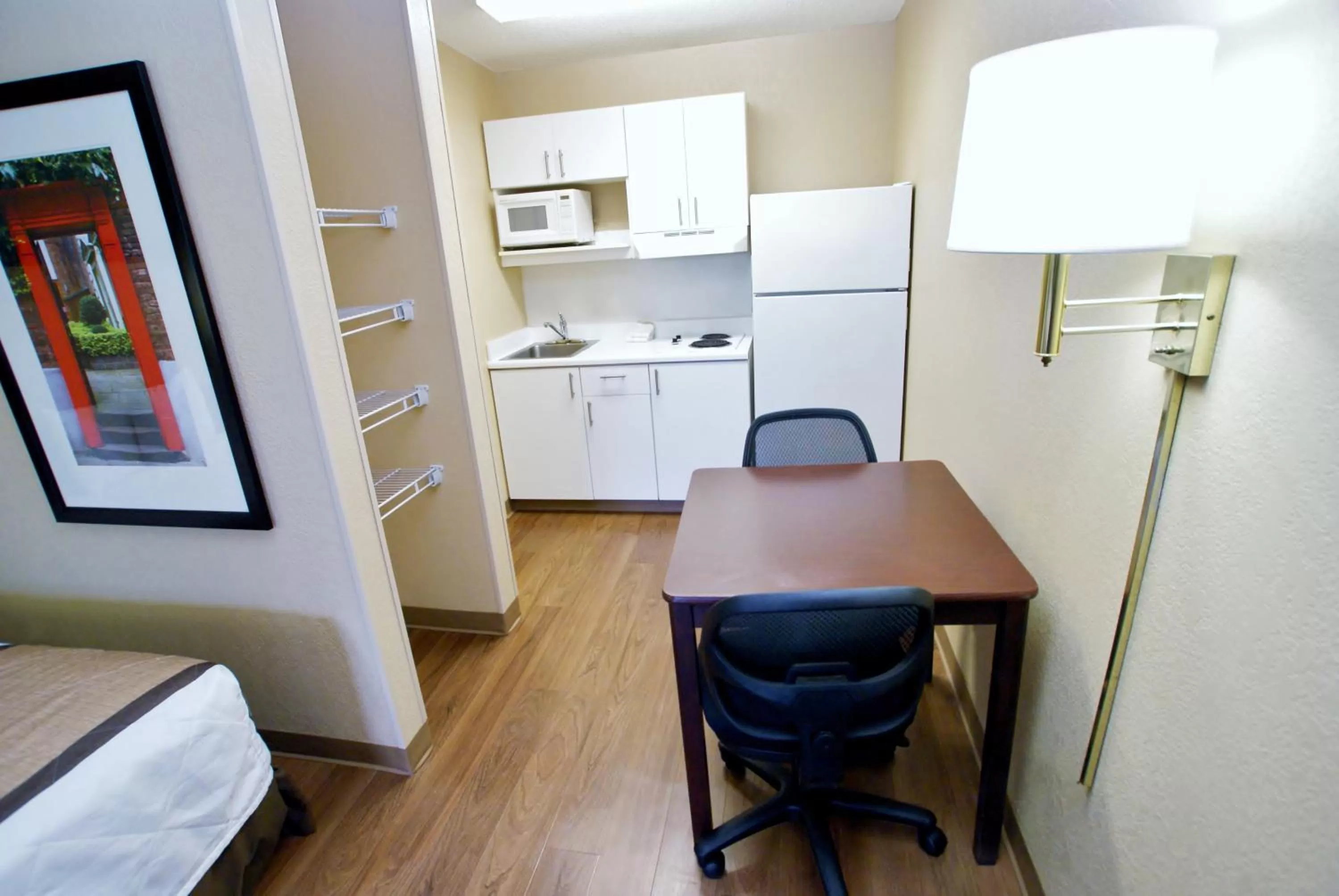 Kitchen or kitchenette in Extended Stay America Suites - Fresno - North