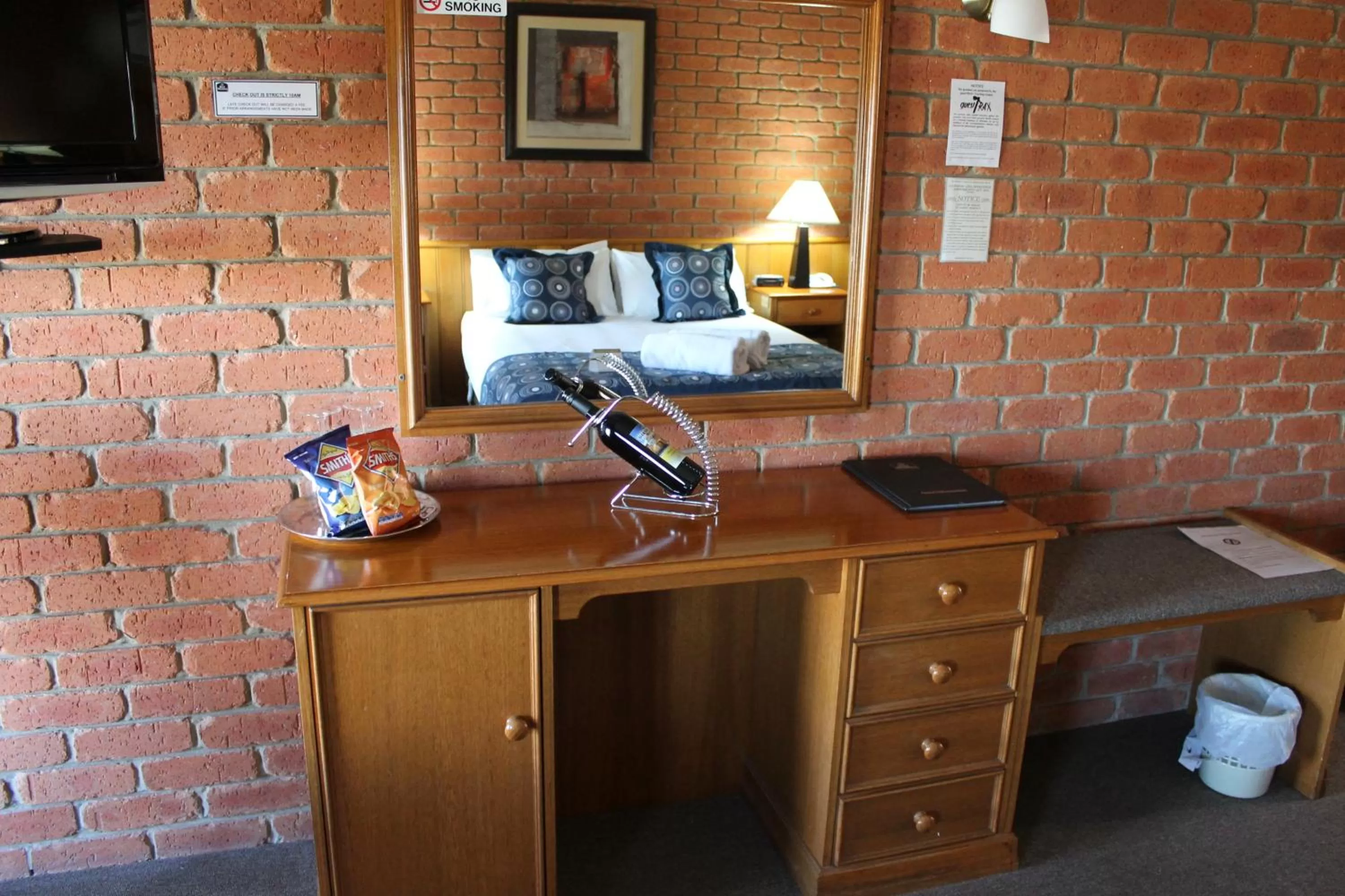 Bed in Bakery Hill Motel