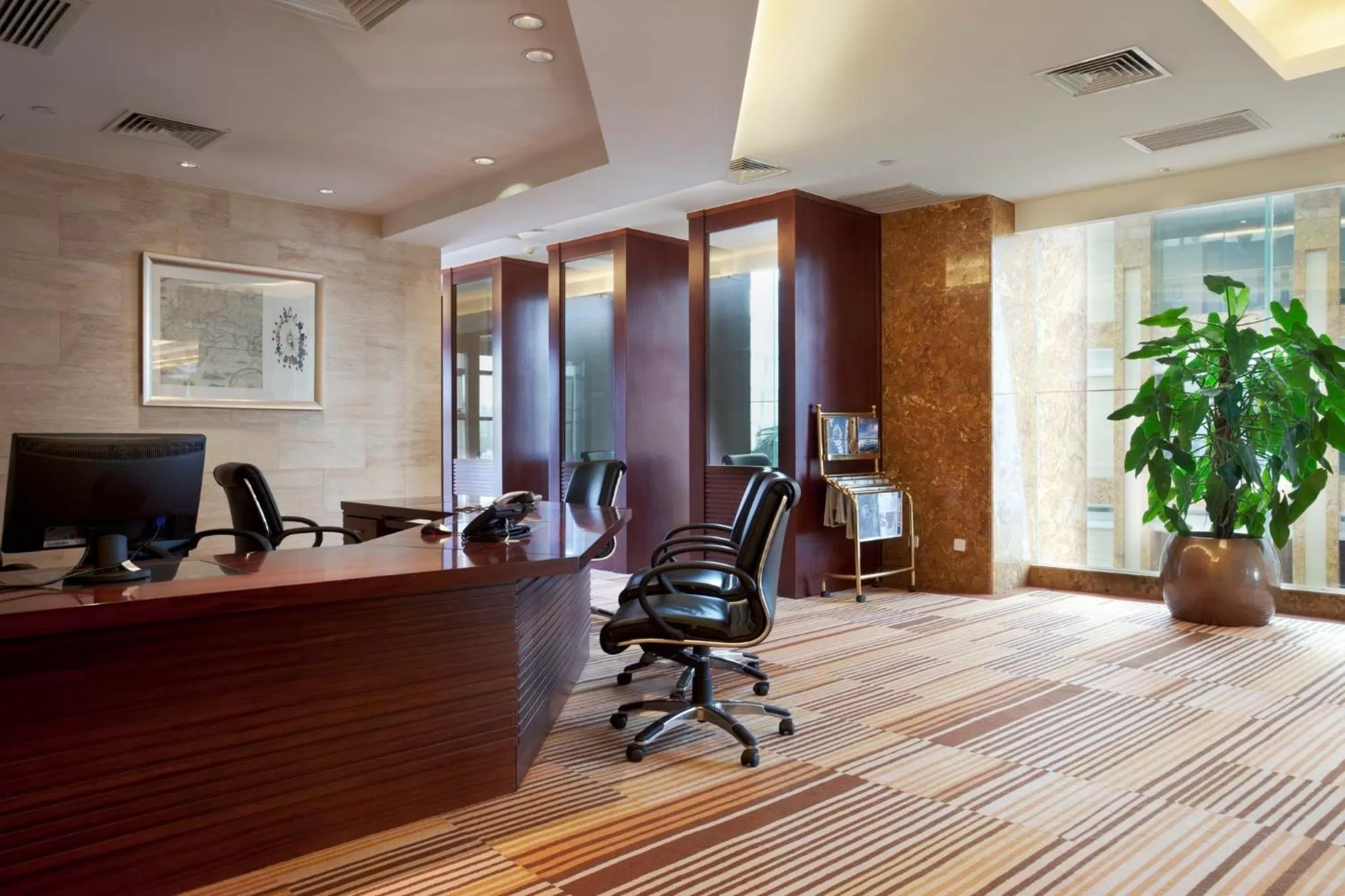 Restaurant/places to eat in Crowne Plaza Beijing International Airport by IHG