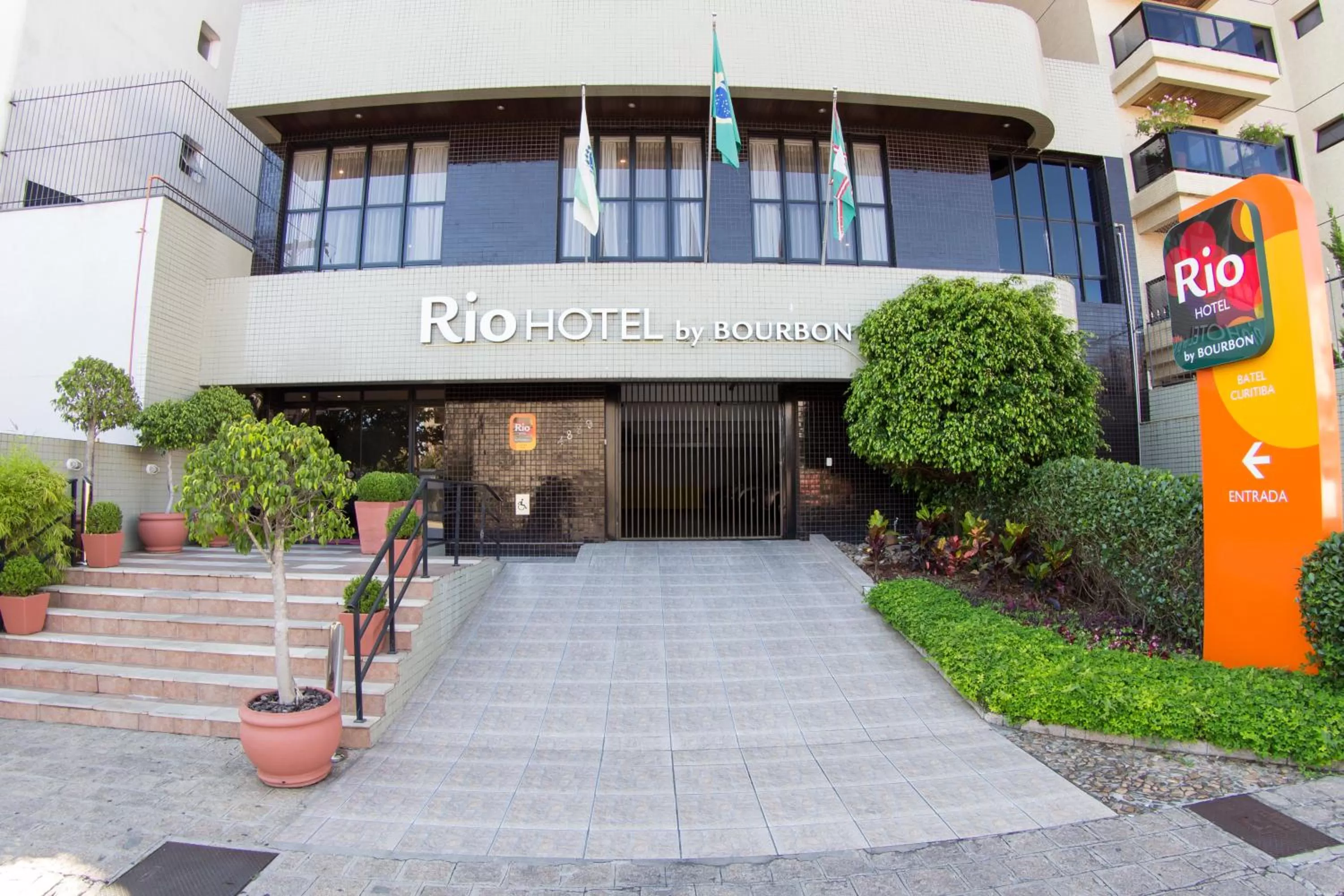 Facade/entrance in Rio Hotel by Bourbon Curitiba
