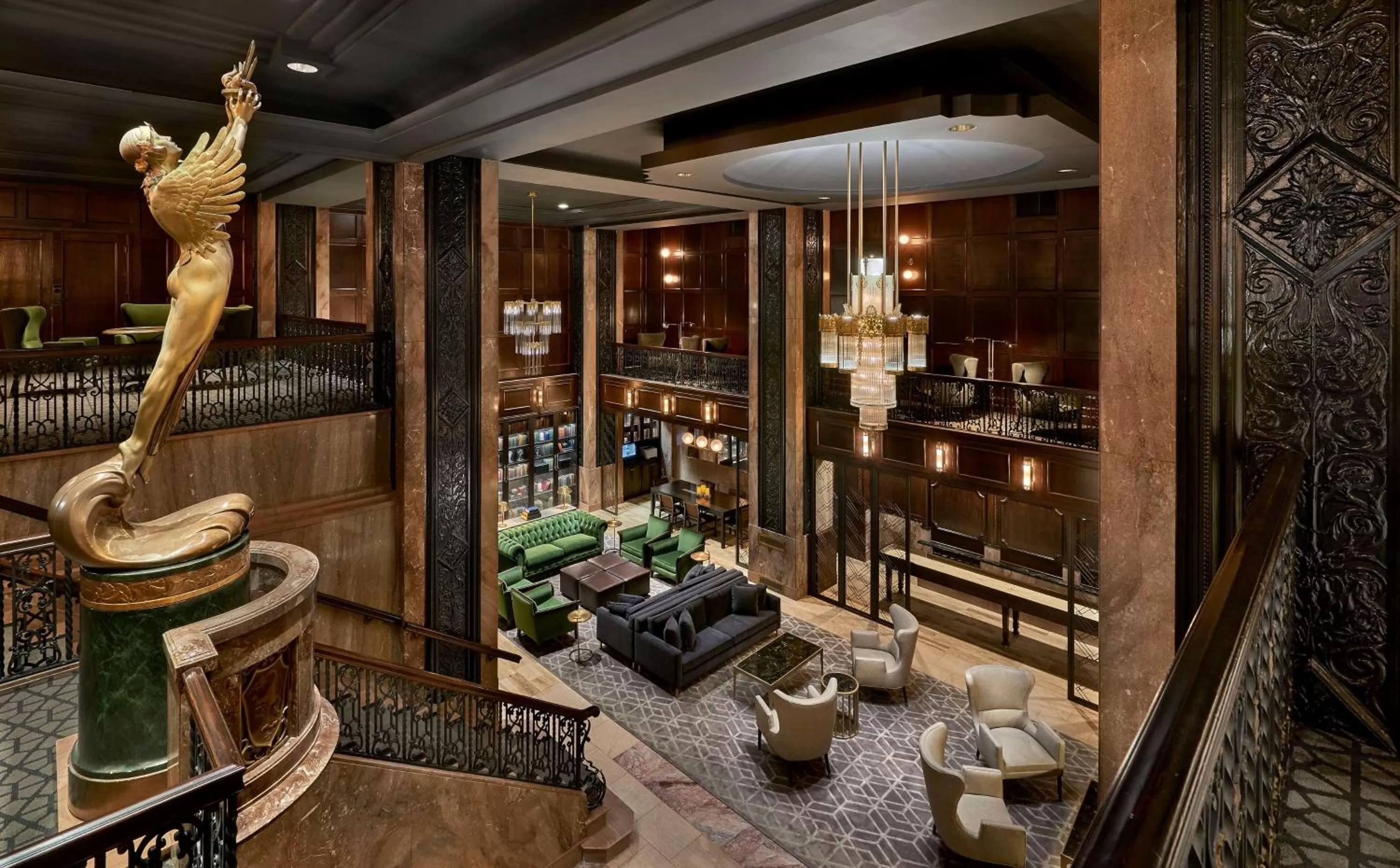 Lobby or reception in Hotel Phillips Kansas City, Curio Collection By Hilton