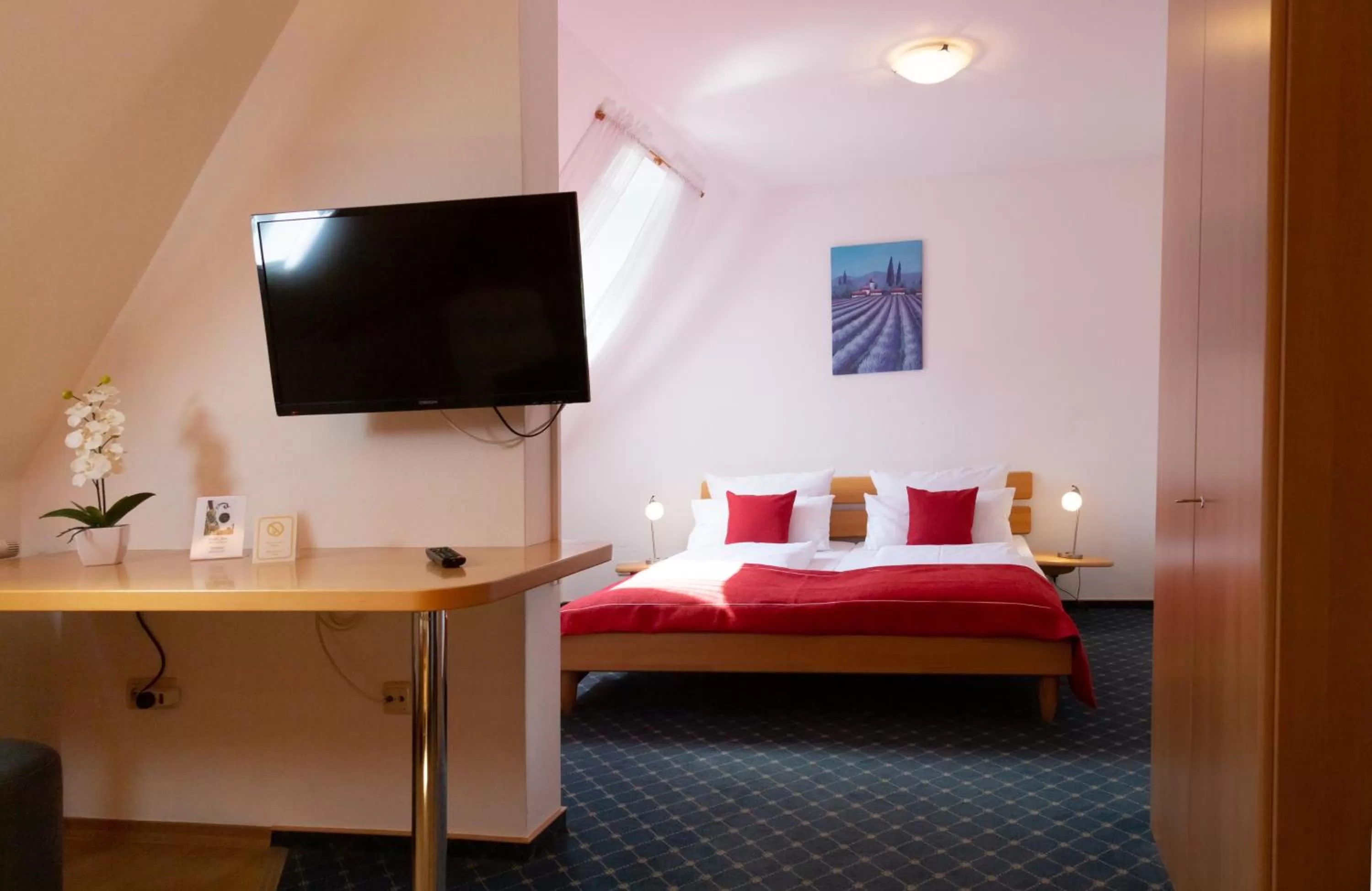 Photo of the whole room, Bed in Landgasthof May