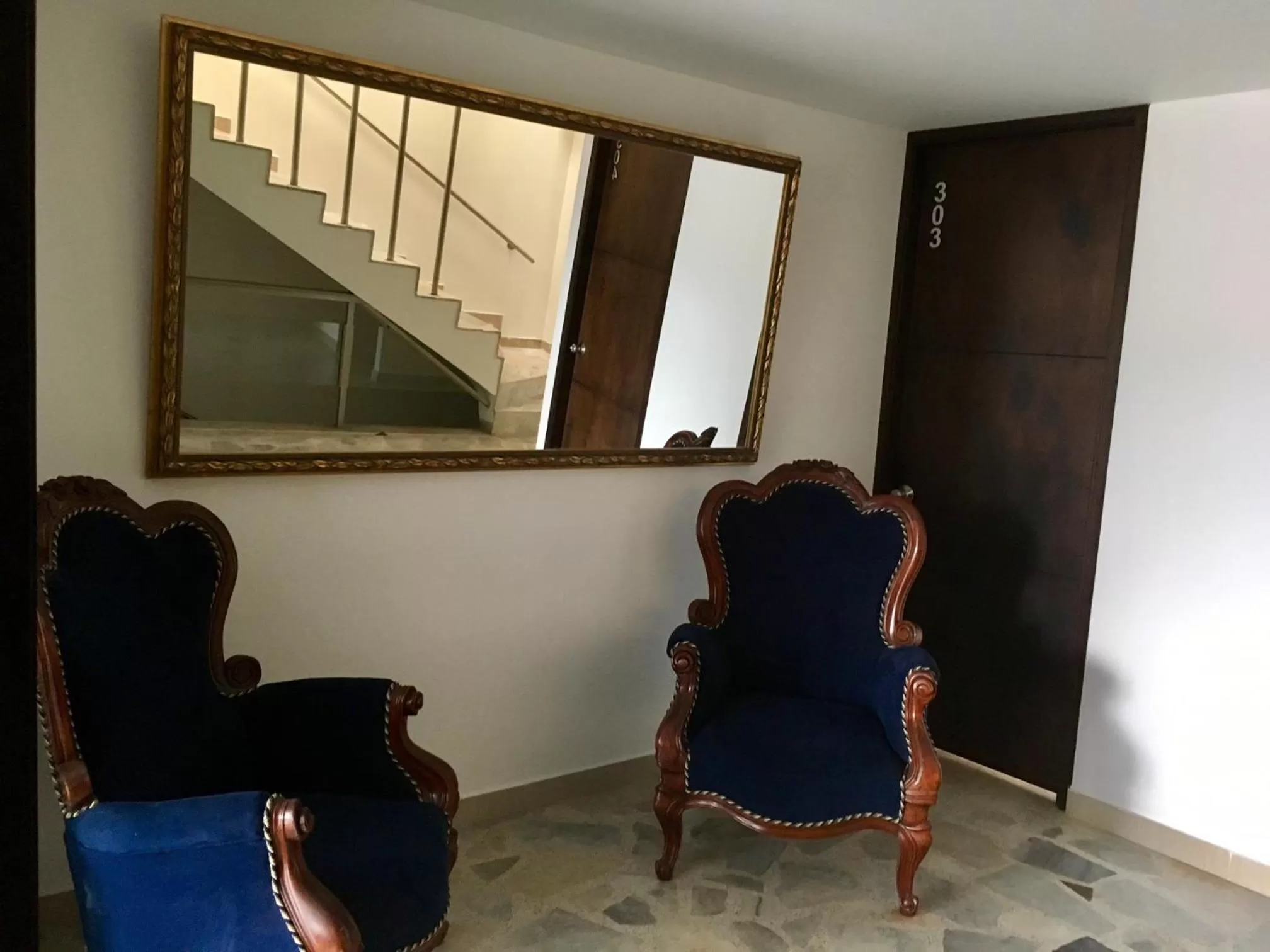 Seating Area in Hotel Garden City Boutique