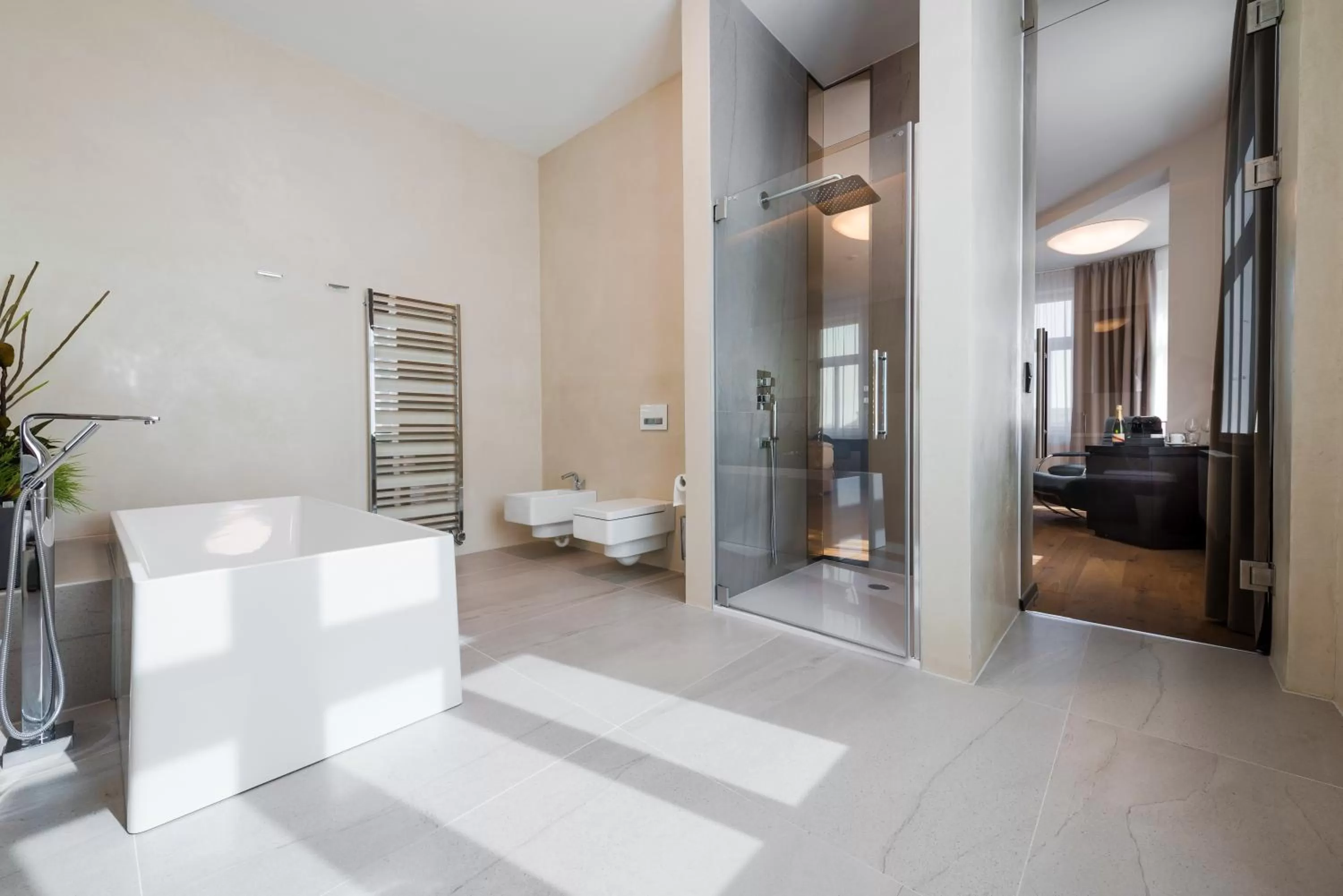 Shower in Theresian Hotel