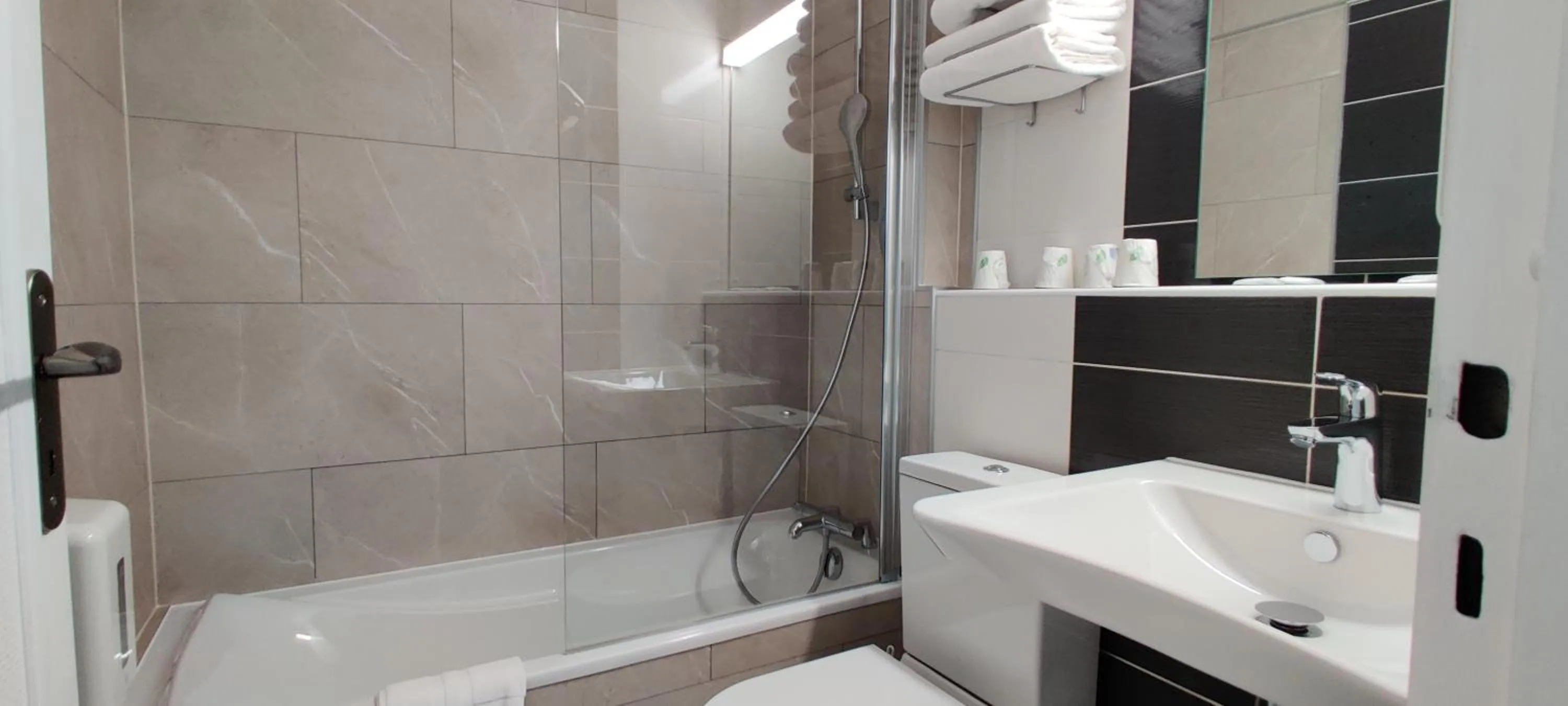 Property building in Logis Hôtel Les Bleuets