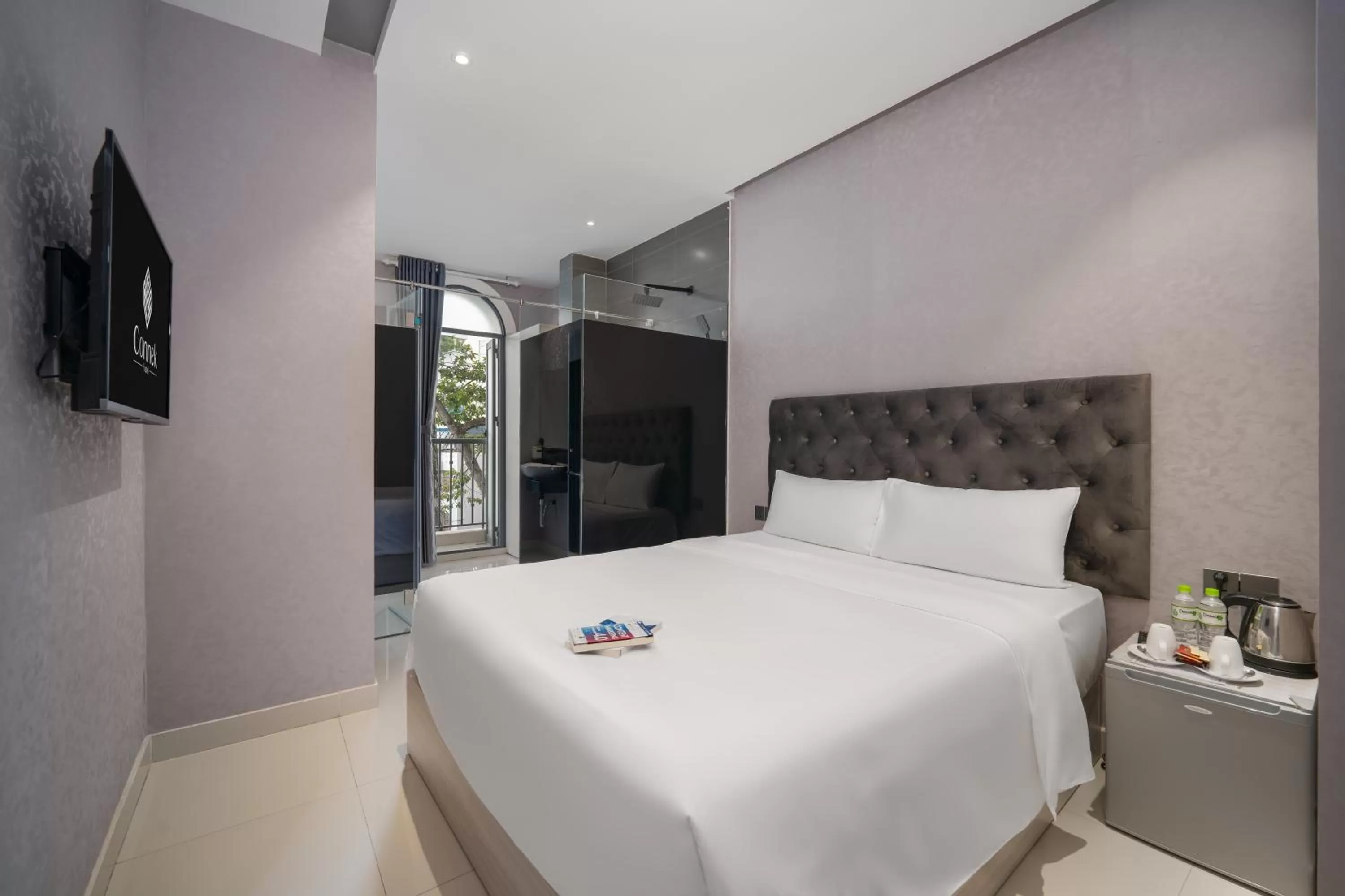 Photo of the whole room, Bed in Mari Queen Hotel - Bui Thi Xuan