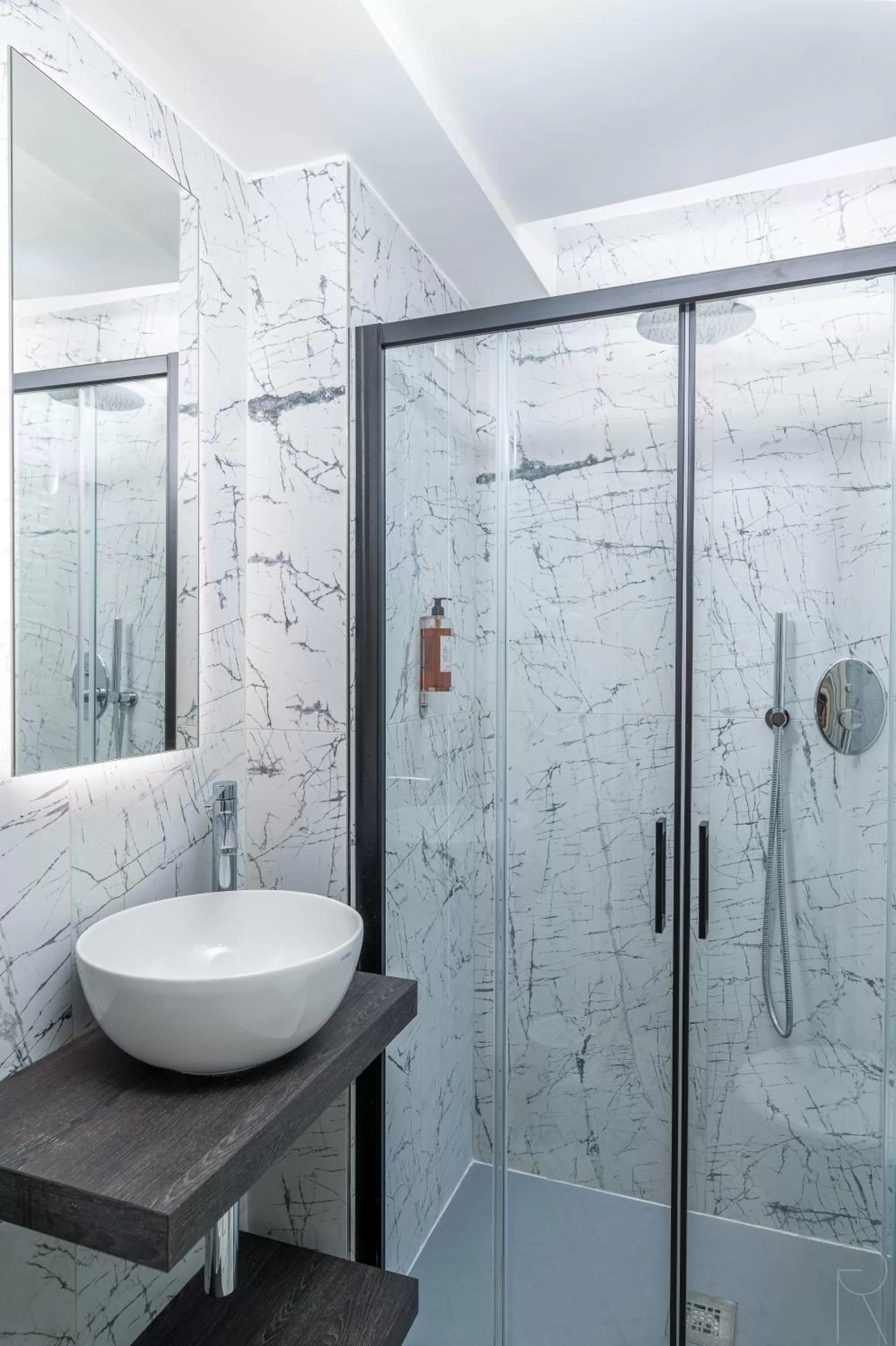 Shower in Hotel Villa Rosa