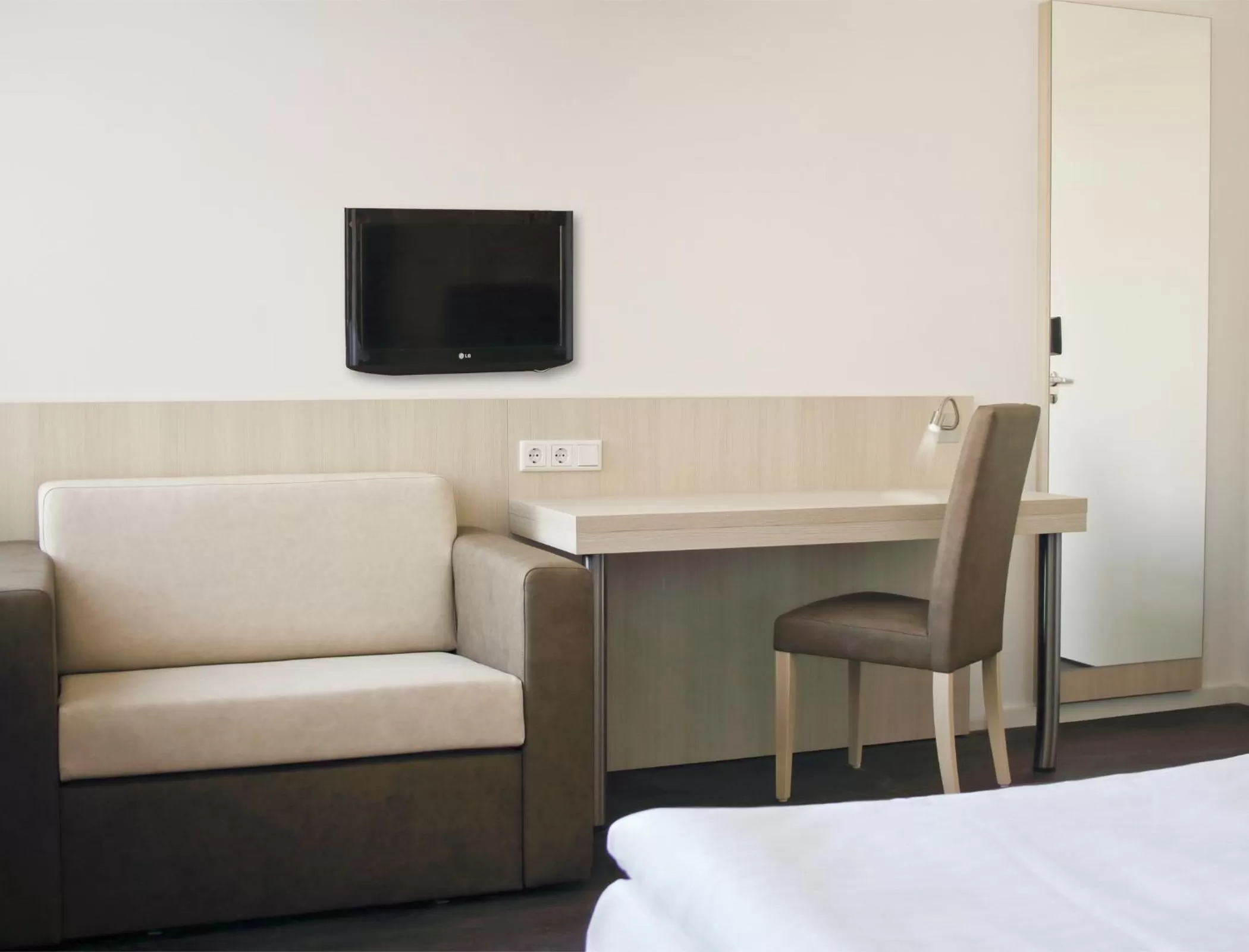 TV and multimedia in Viva Hotel Lübeck