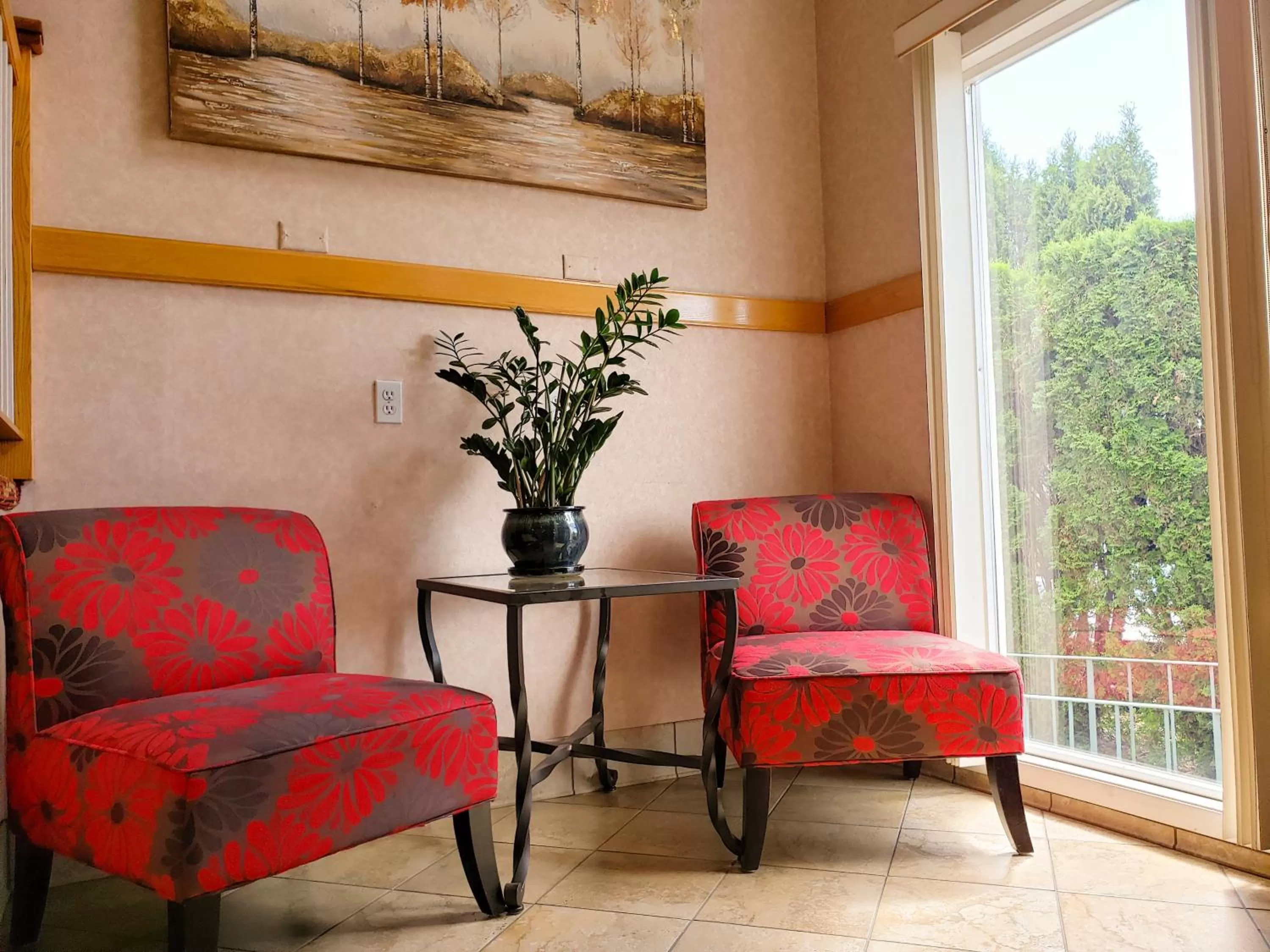 Communal lounge/ TV room in Quality Inn & Suites Vancouver - Hazel Dell