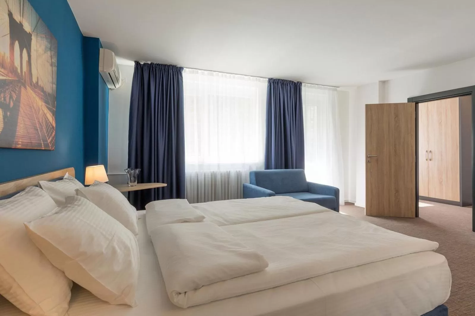 Photo of the whole room, Bed in Premium Crown Suites