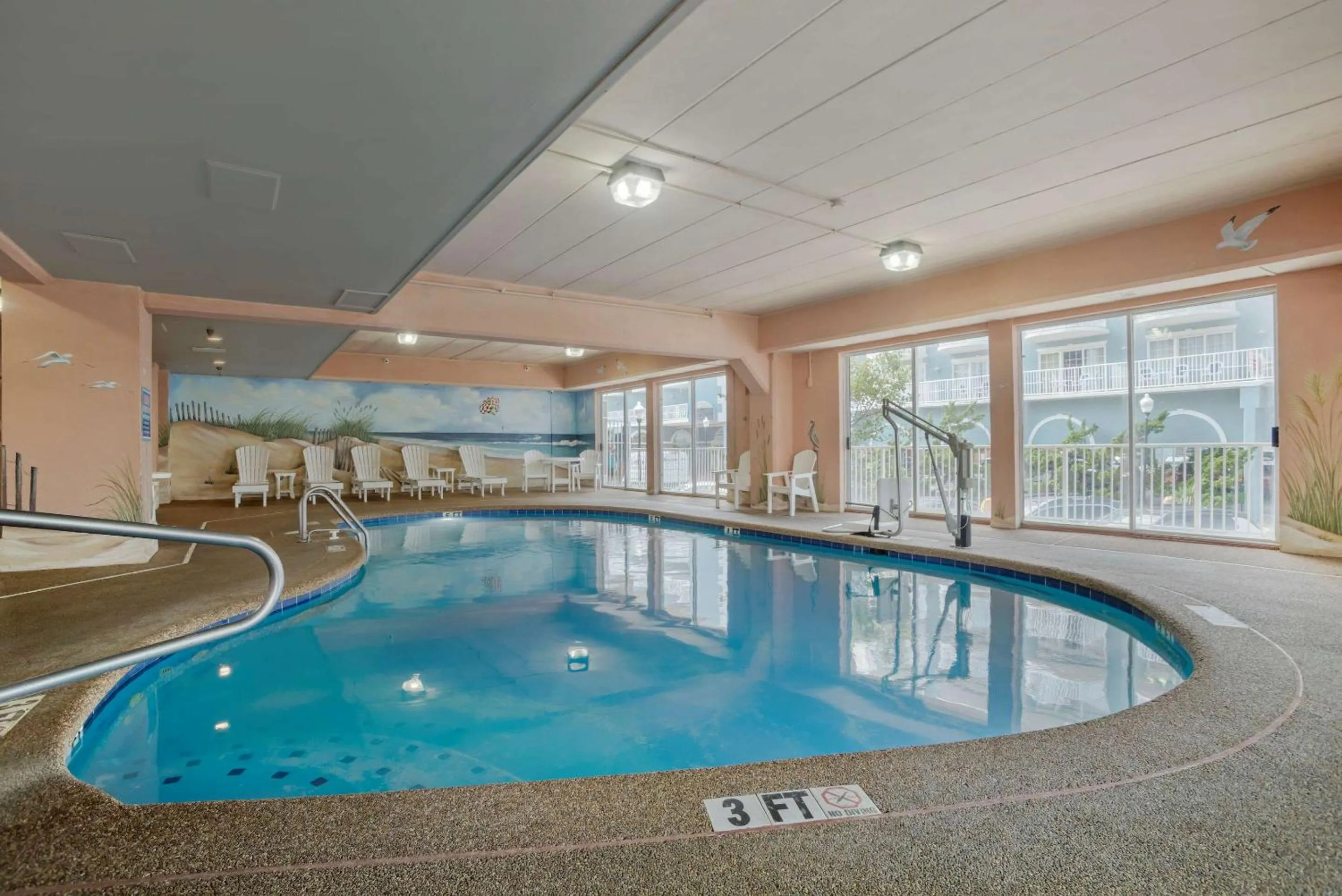 Swimming pool in Comfort Inn Ocean City Boardwalk