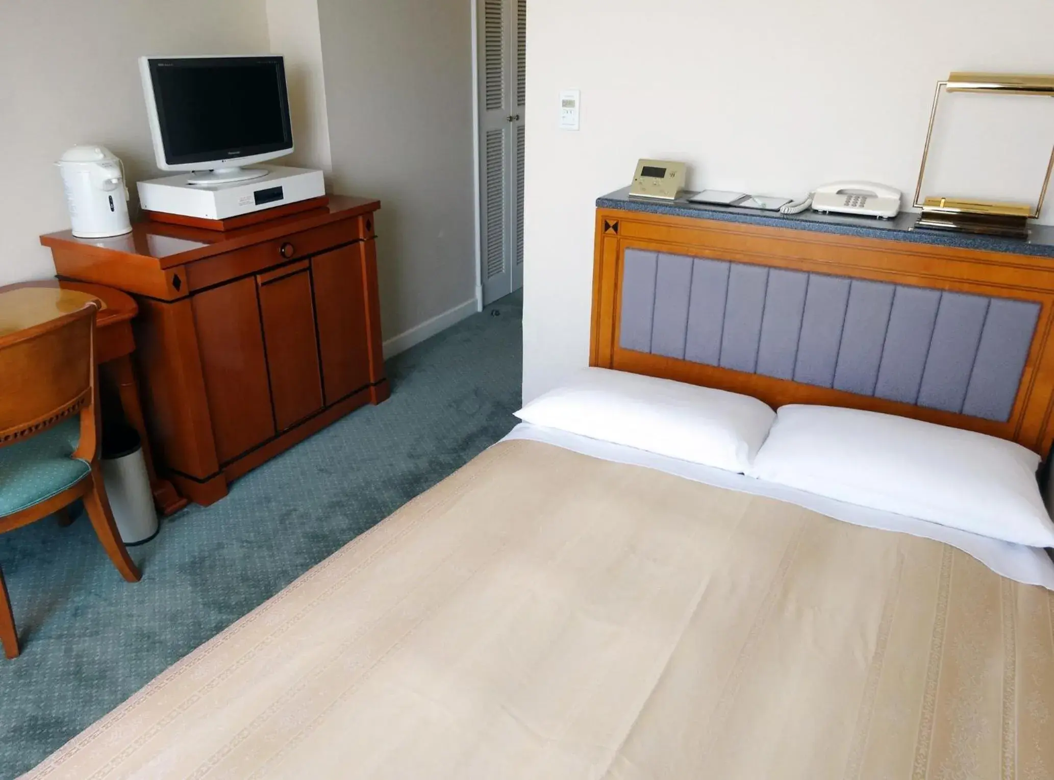 Small Single Room - Non-Smoking (2 Adult) in Hotel East 21 Tokyo Small Single Room - Non-Smoking (2 Adult) in Hotel East 21 Tokyo
