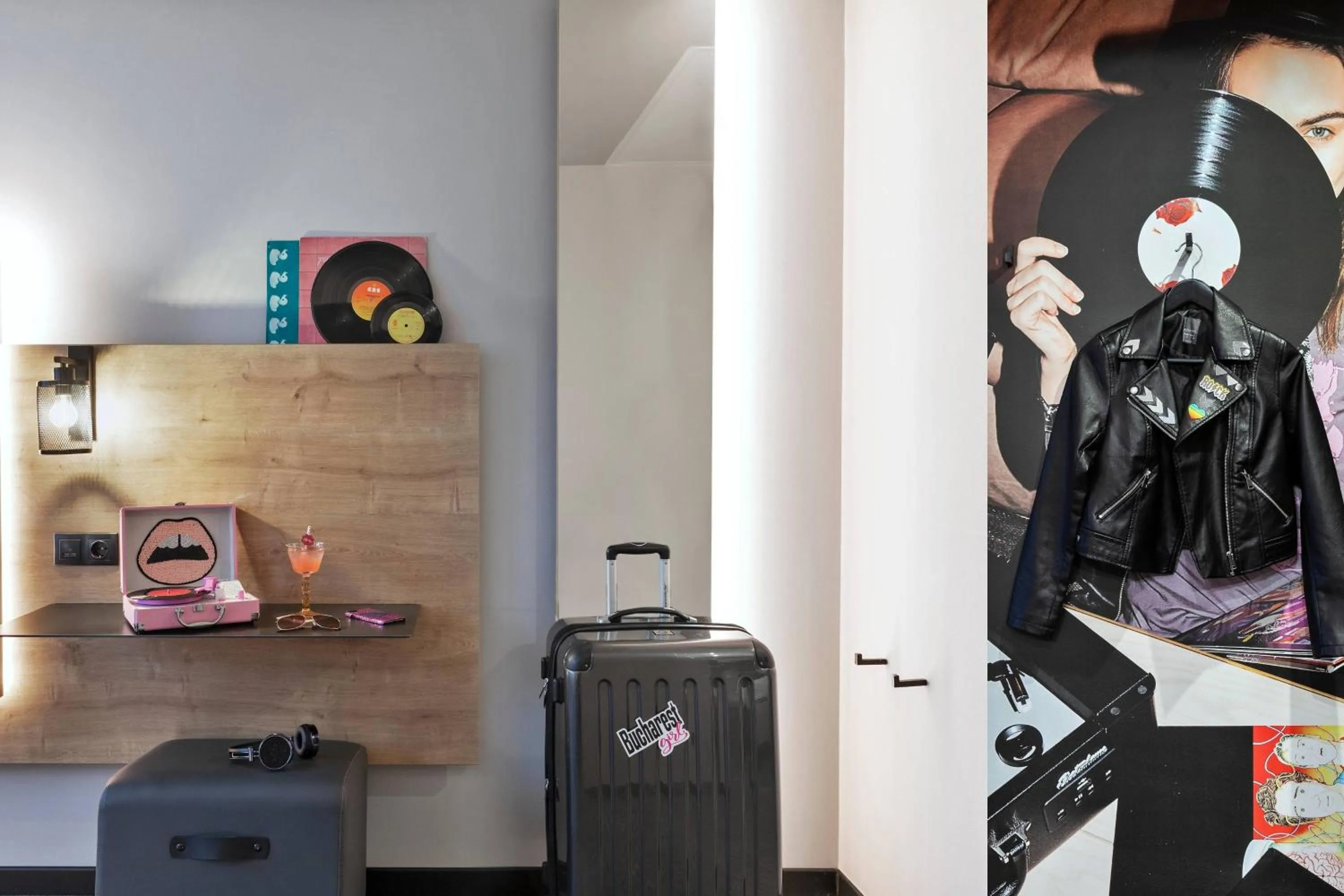 Photo of the whole room in Moxy Bucharest Old Town