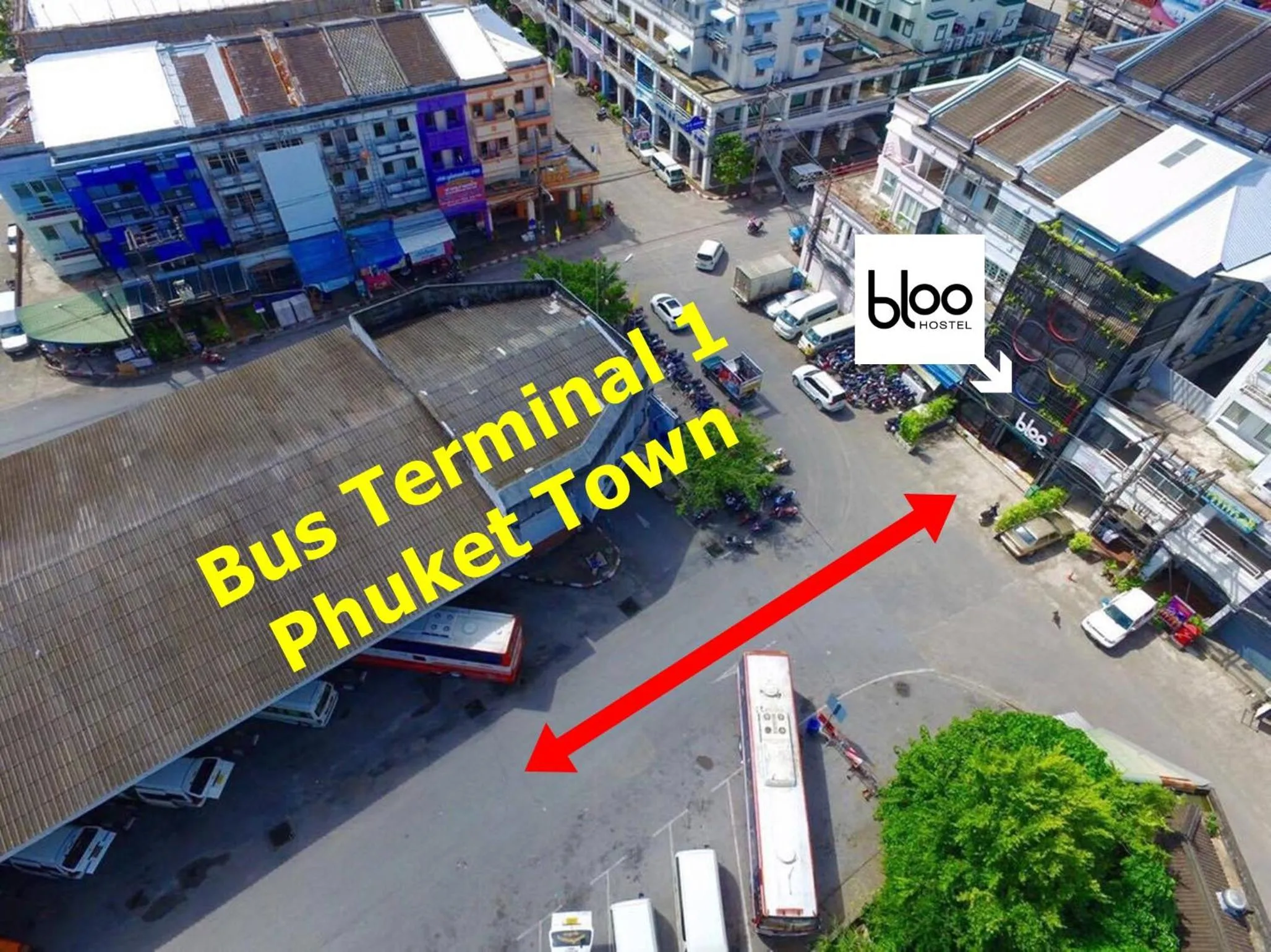 Facade/entrance in Bloo Hostel