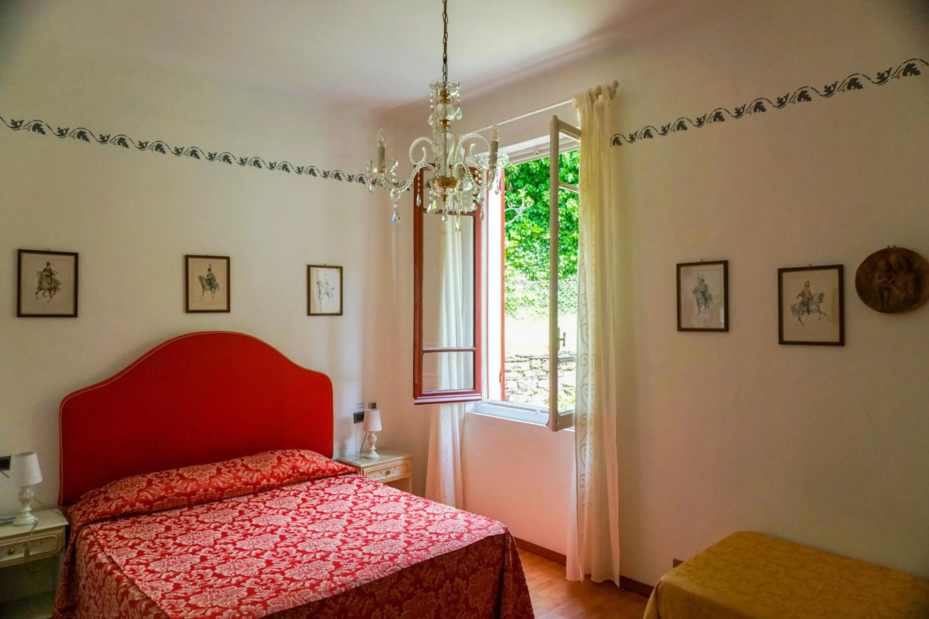 Bed in Hotel La Vela-Castello Il Rifugio