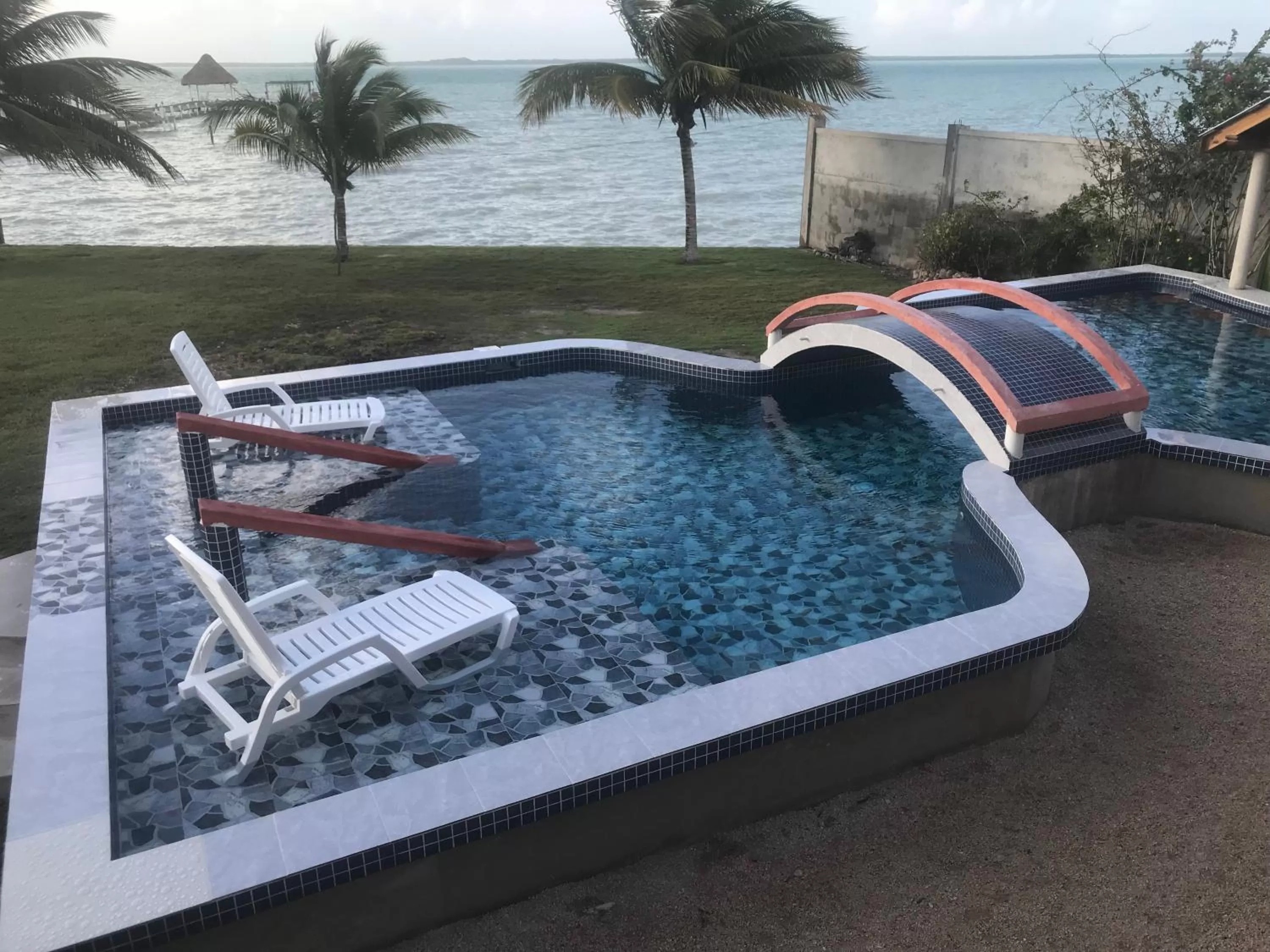 Pool view, Swimming Pool in Tilt-Ta-Dock Resort Belize