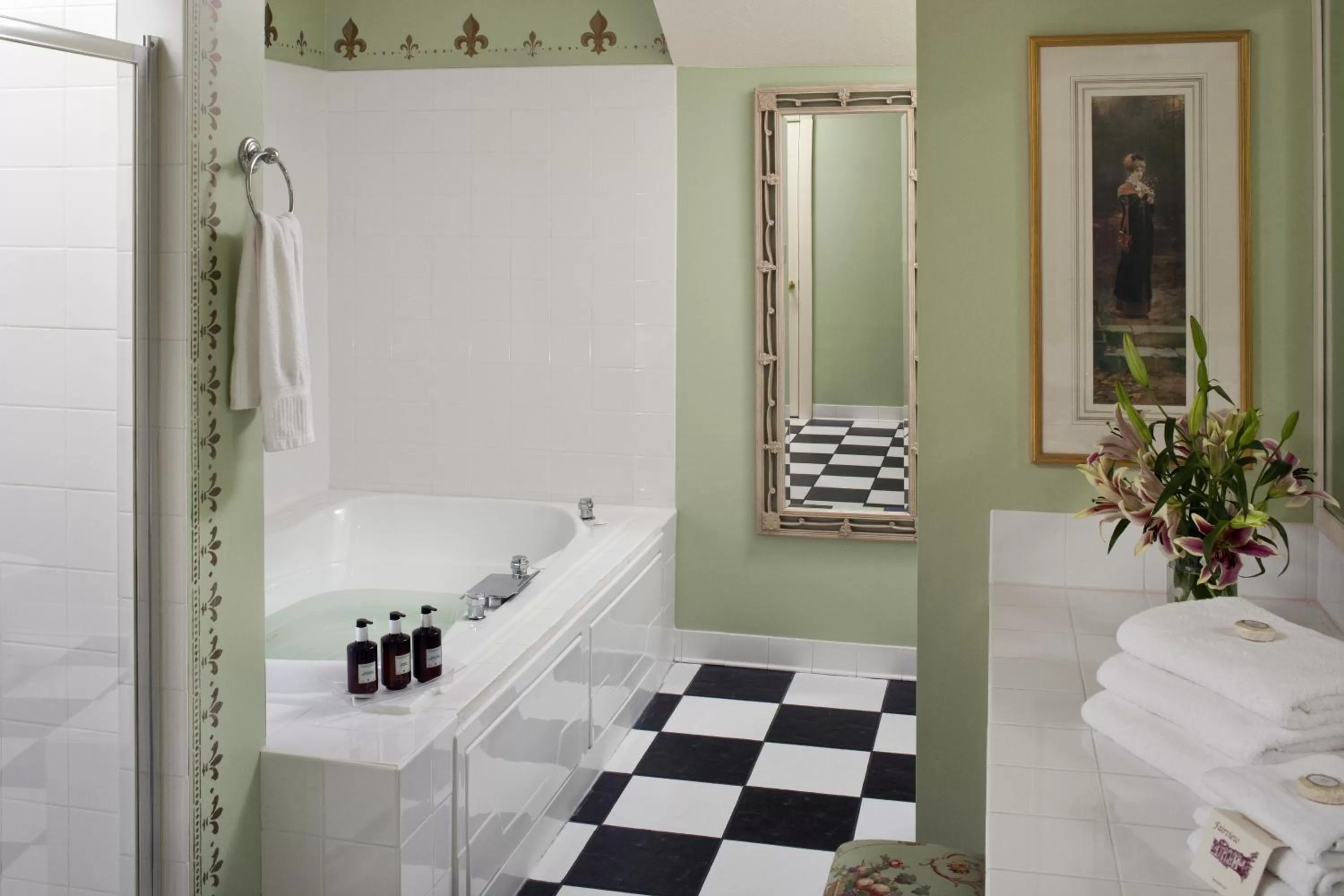 Shower in Fairview Inn