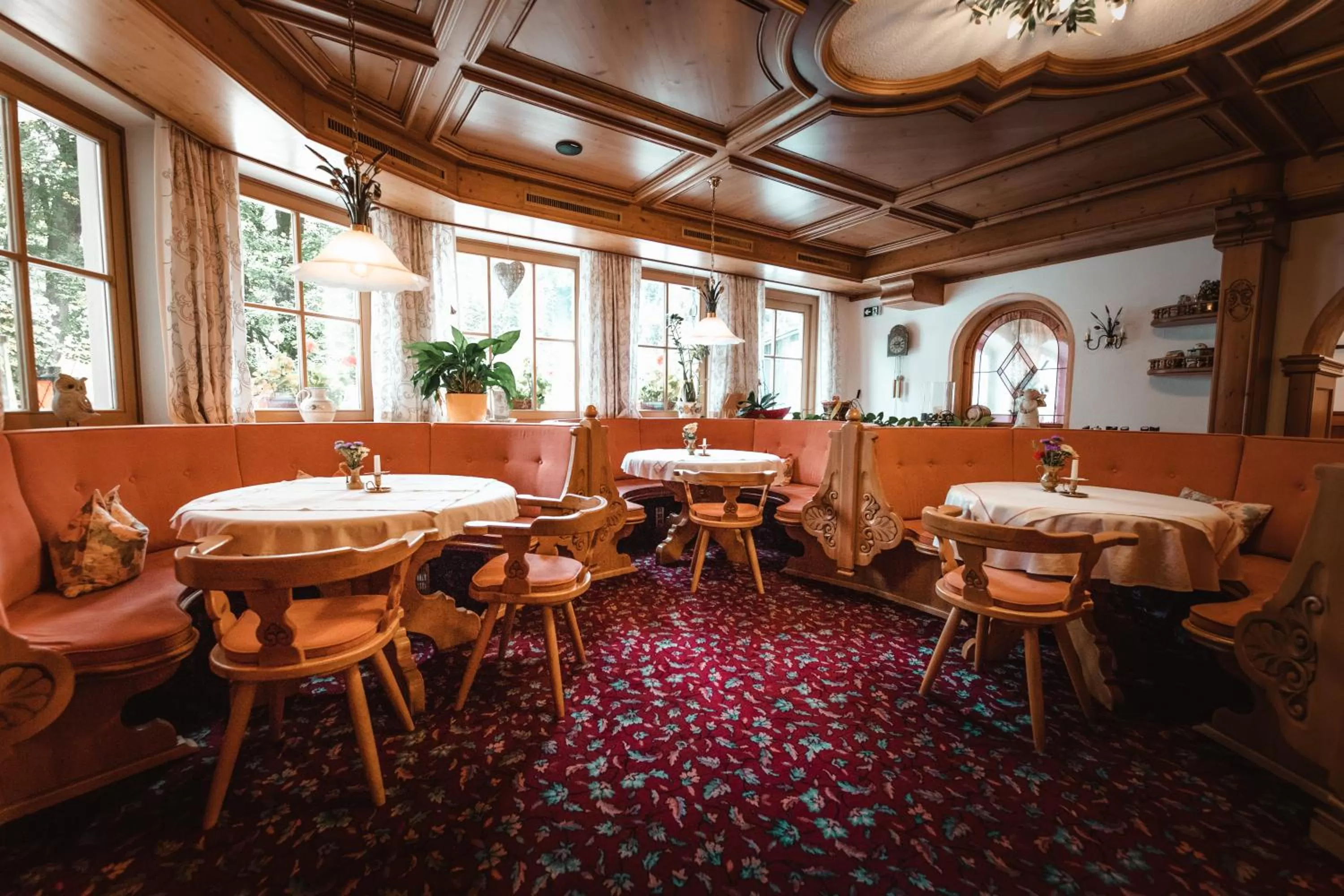 Lounge or bar in Dandler - Zimmer und Ferienwohnungen