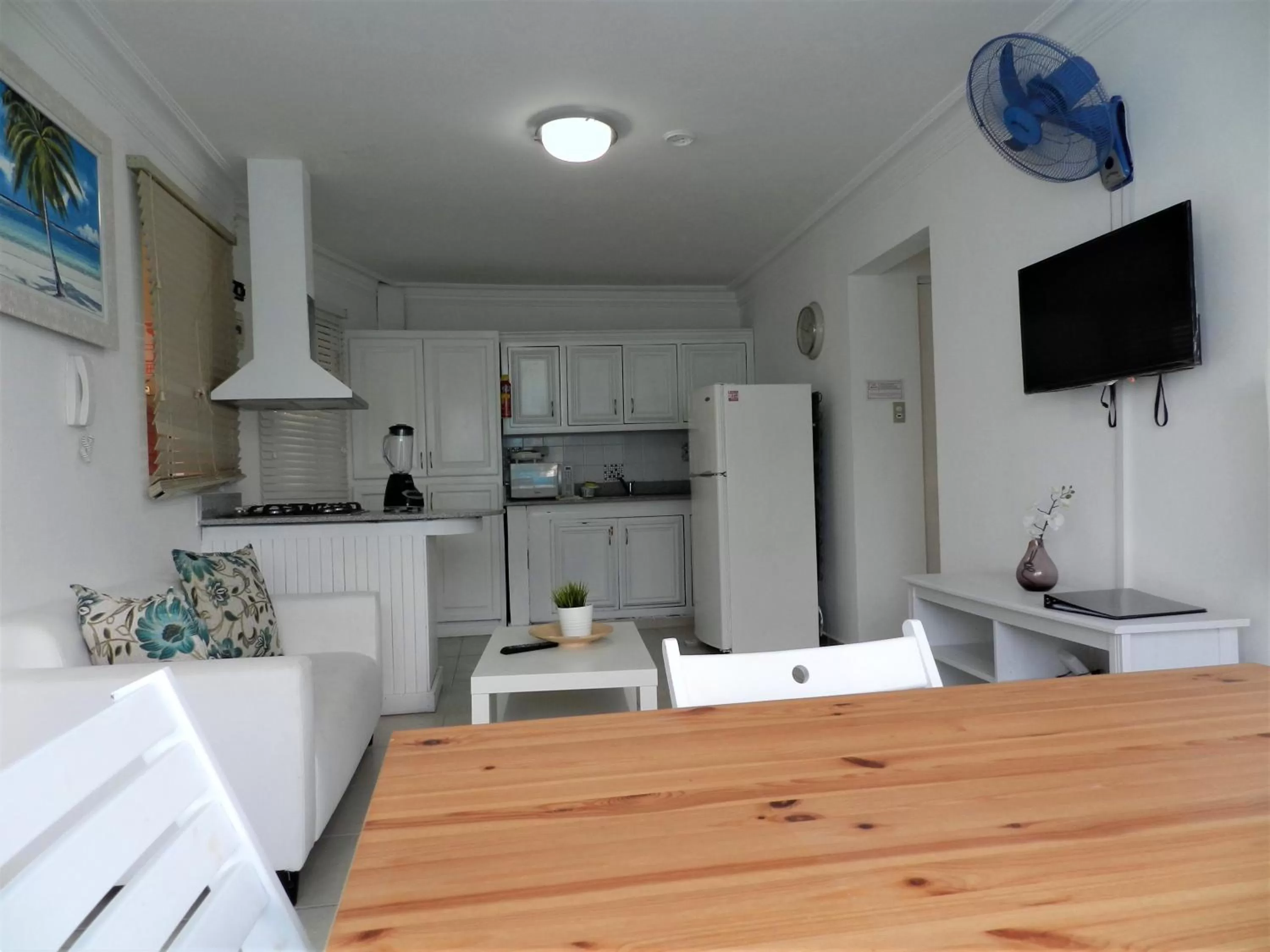 TV and multimedia in Karimar Beach Condo Hotel