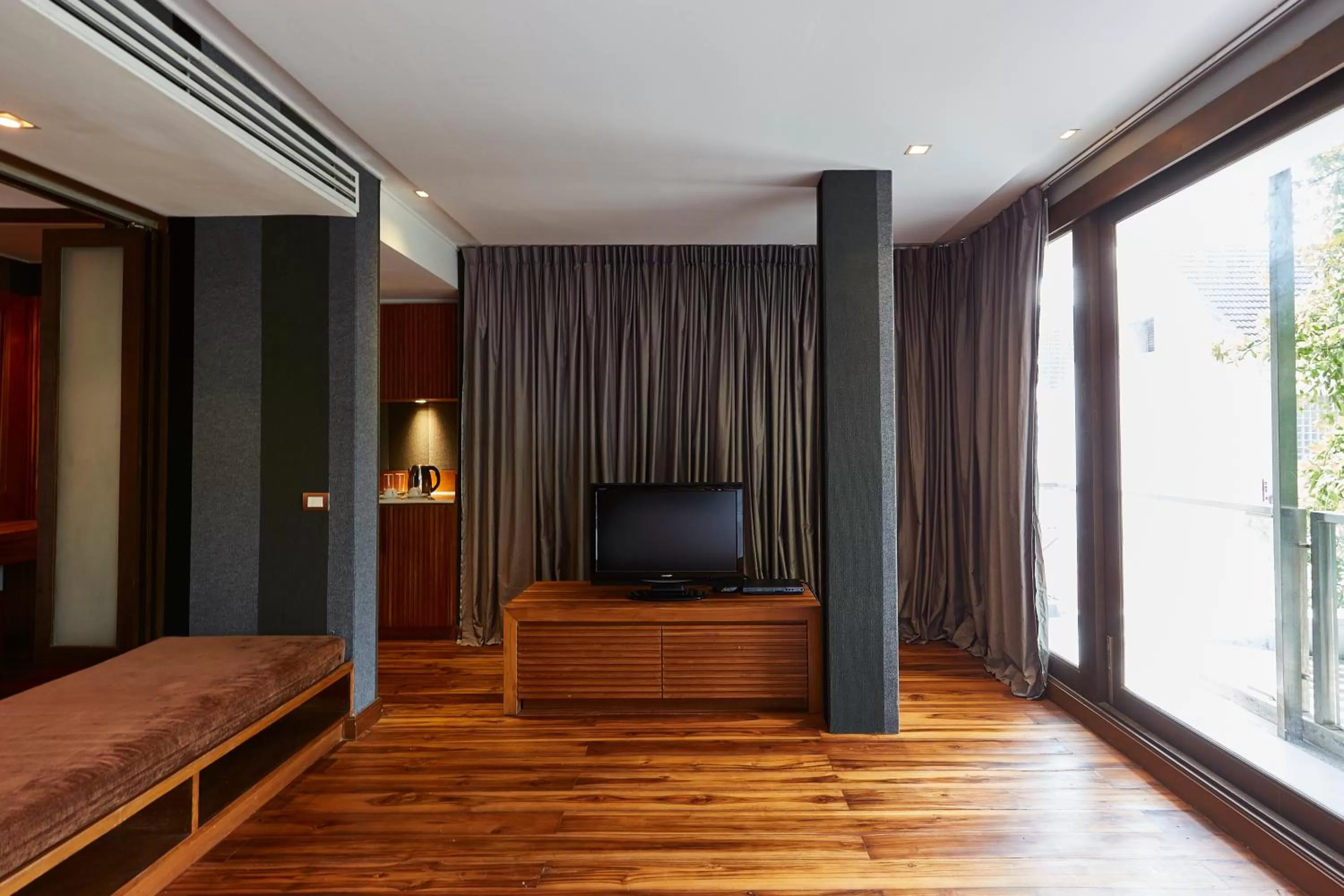 TV and multimedia, Bed in LUXX Langsuan Hotel - SHA Plus