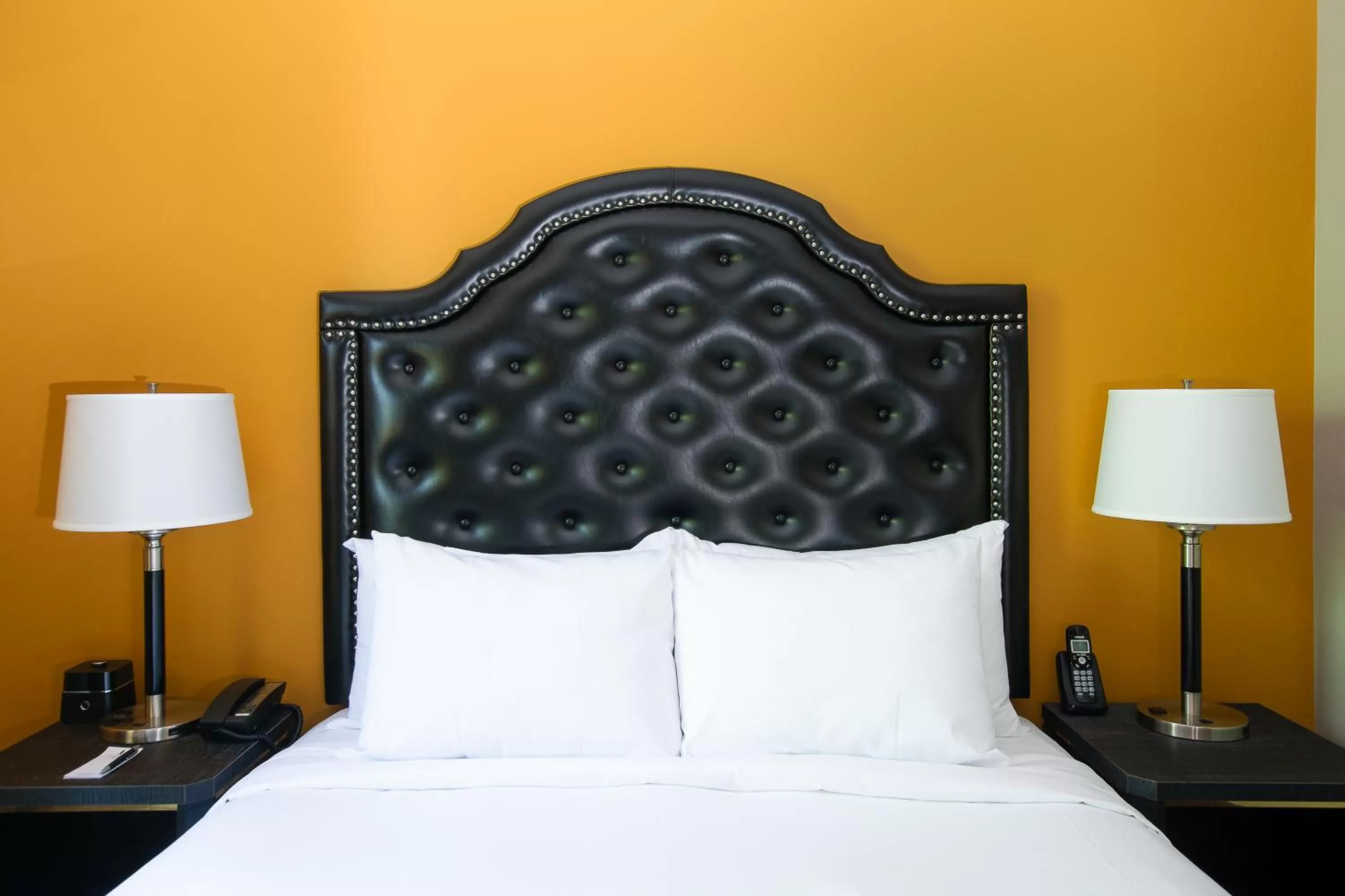 Bed in Hotel Clarendon