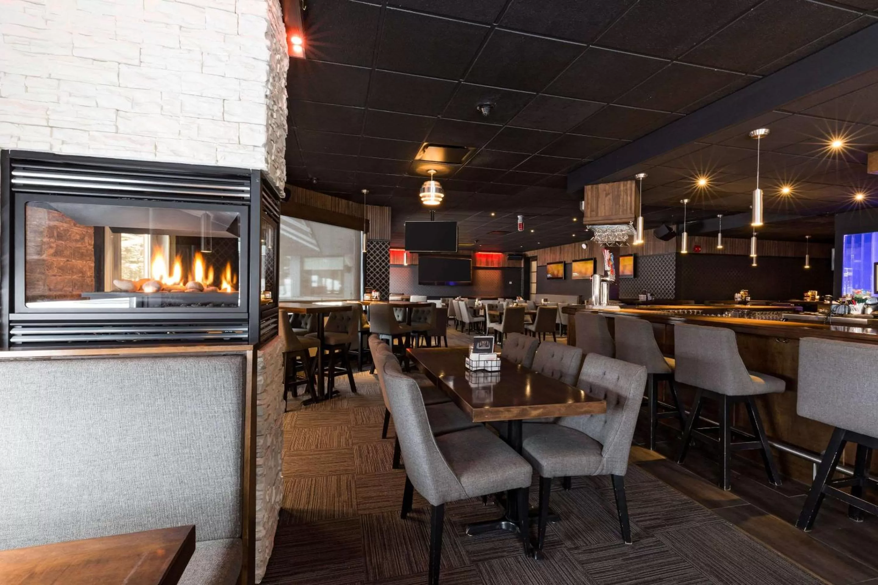 Lounge or bar in Quality Inn & Suites