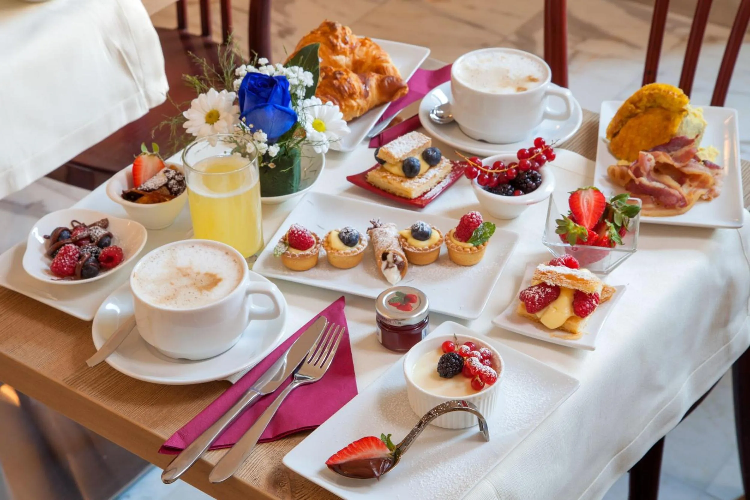 Food and drinks in Floris Hotel