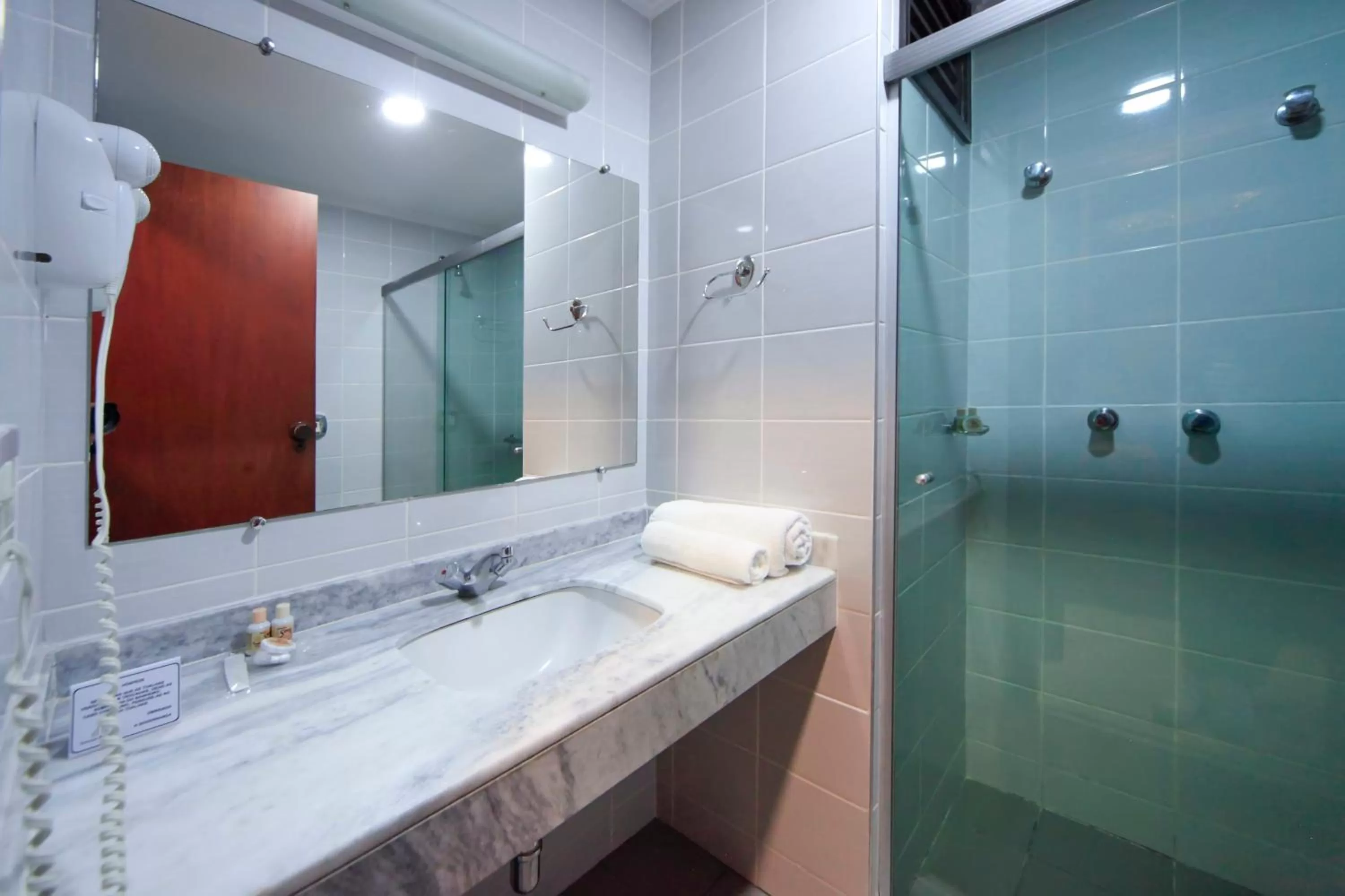 Shower in Sorocaba Park Hotel by Atlantica