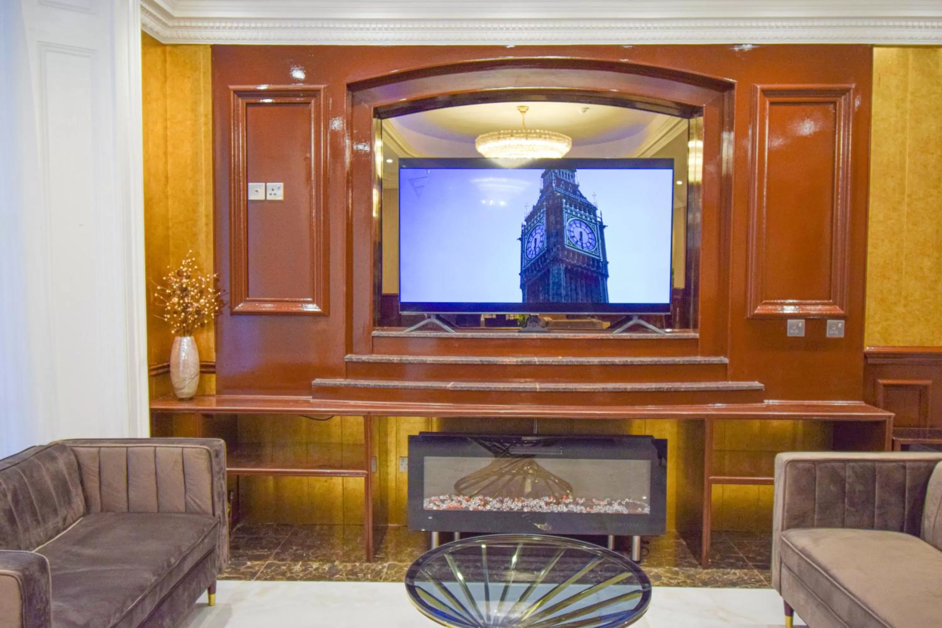 Pembridge Palace Hotel