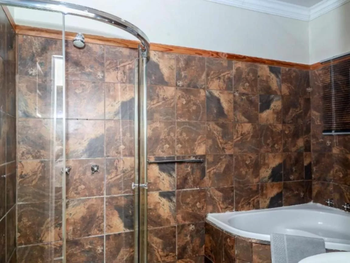 Bathroom in Morning flair Bed and Breakfast