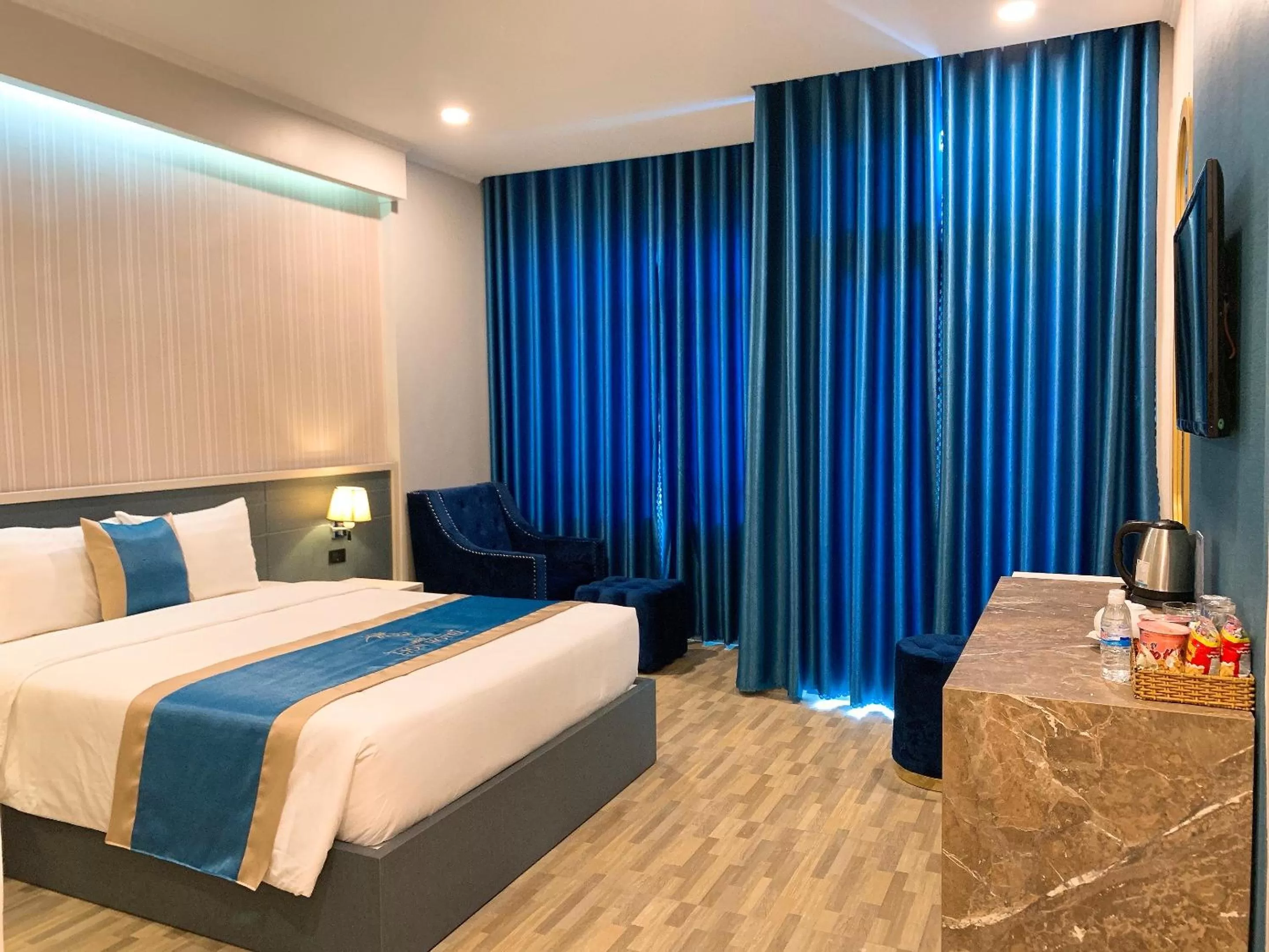 Bedroom, Bed in LION HOTEL