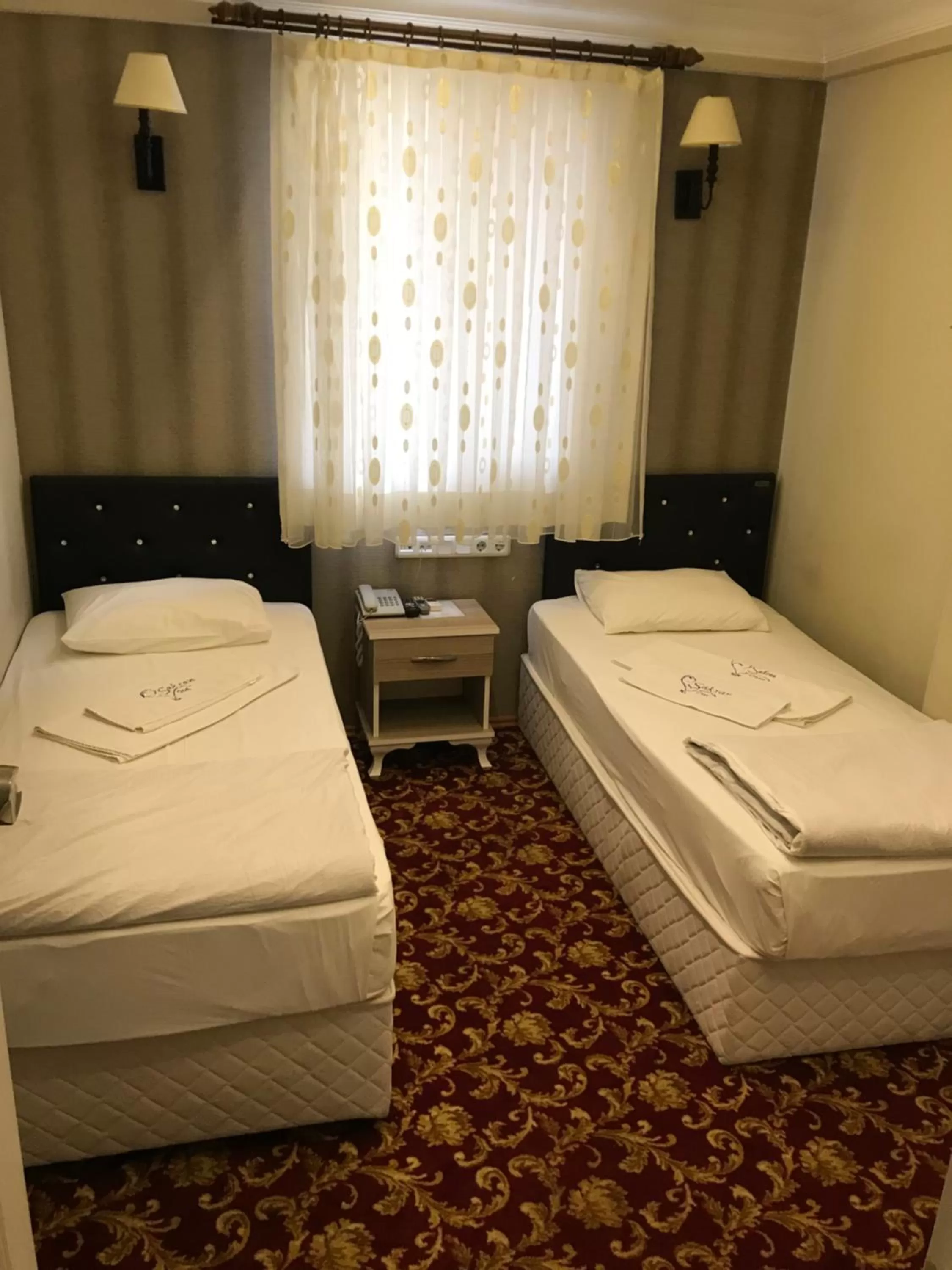 Photo of the whole room, Bed in Sakran Hotel