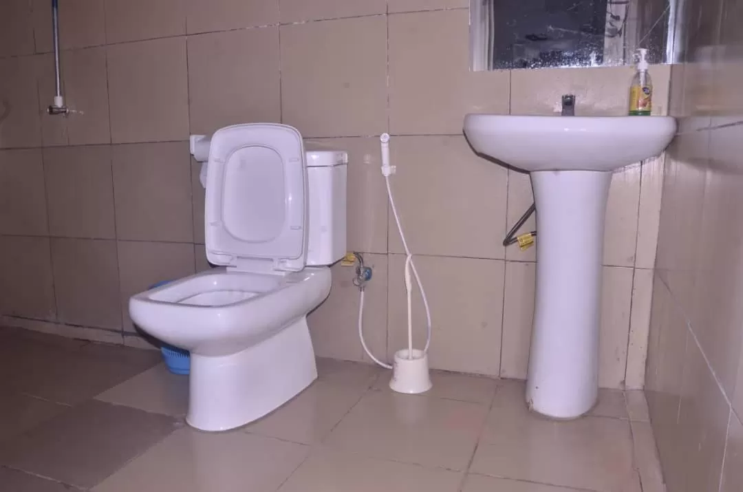 Bathroom in Tommy's Budget Rooms