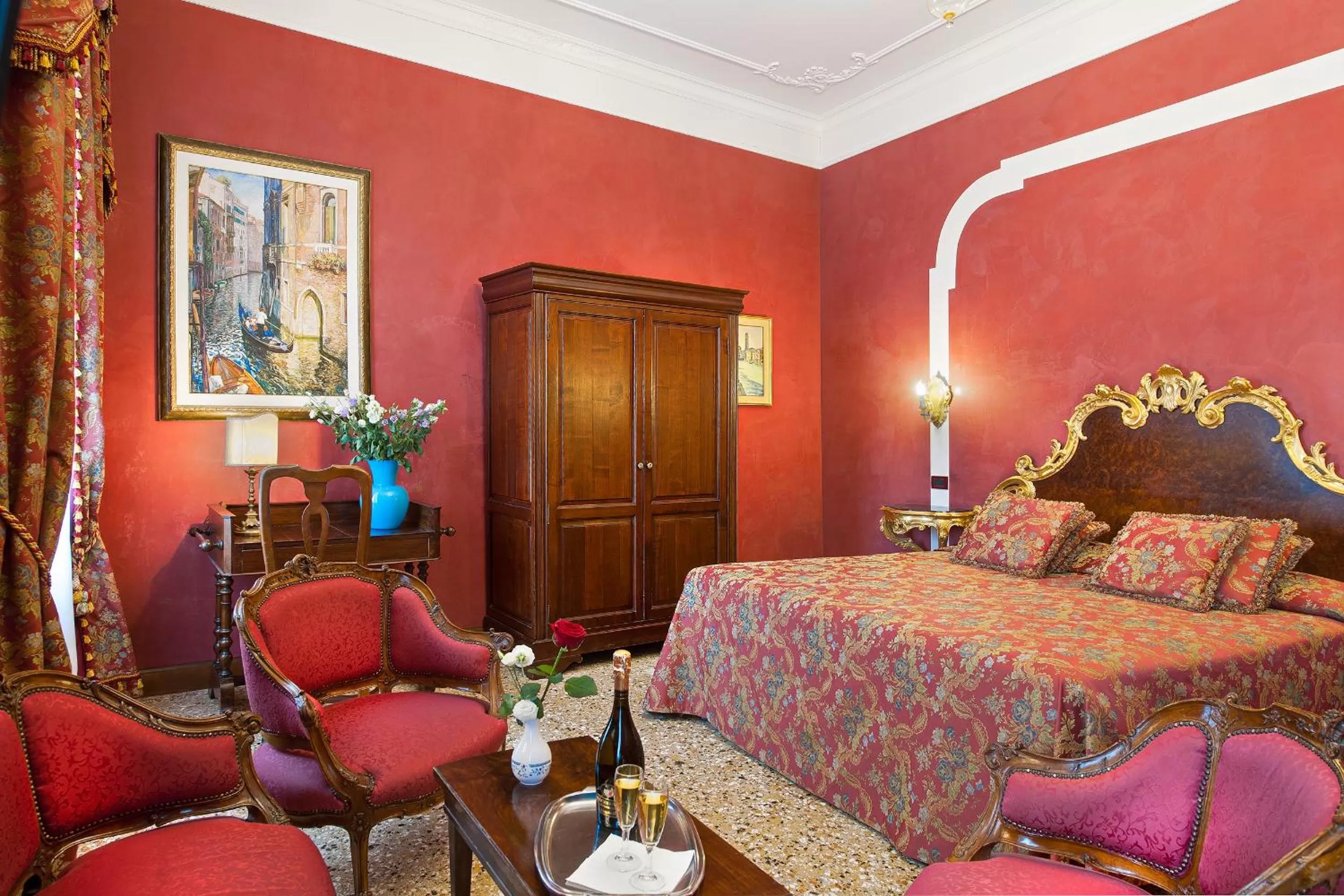 Photo of the whole room, Bed in Residenza d'Epoca San Cassiano