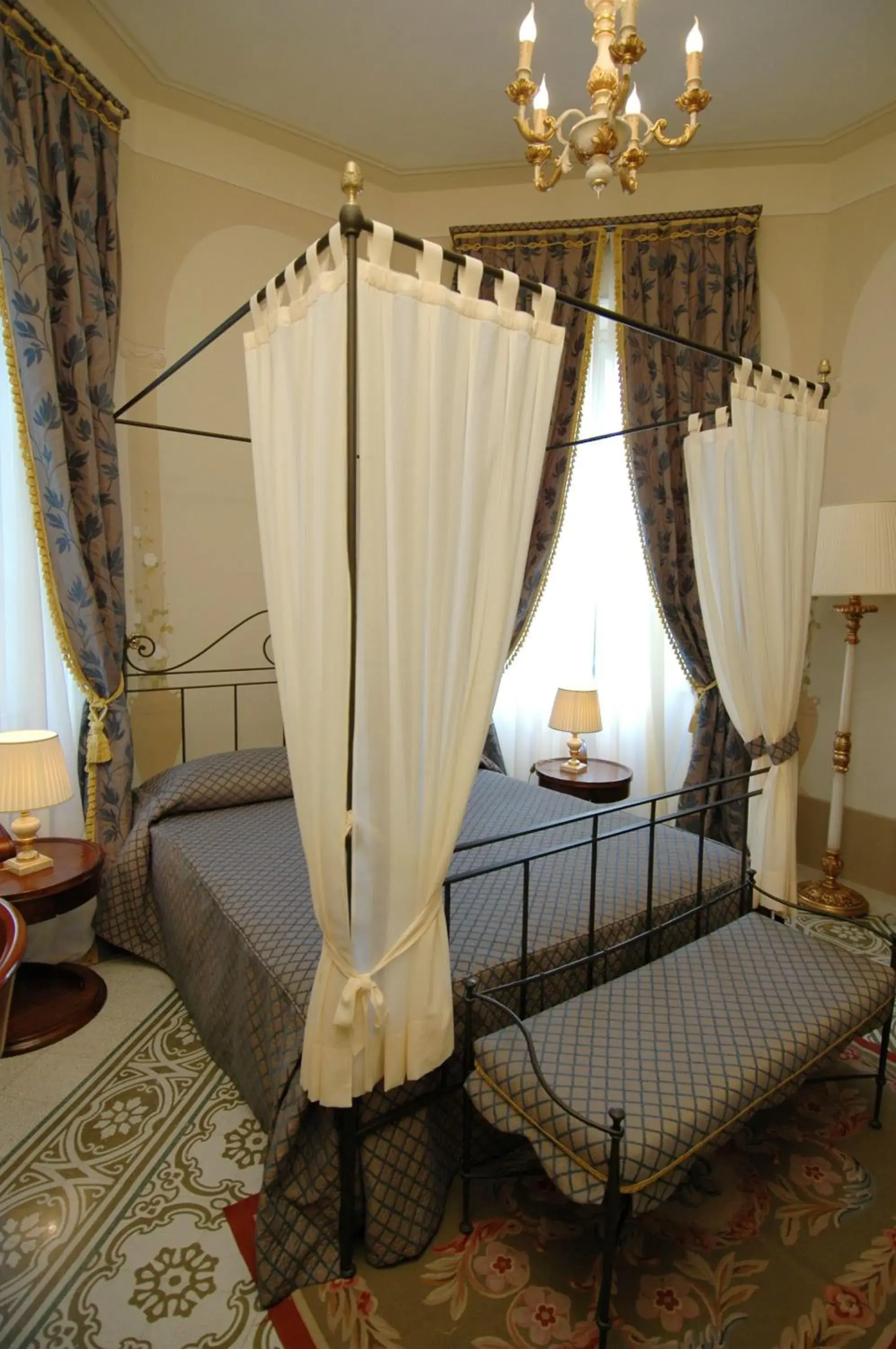 Deluxe Double Room in Castello Montegiove Deluxe Double Room in Castello Montegiove