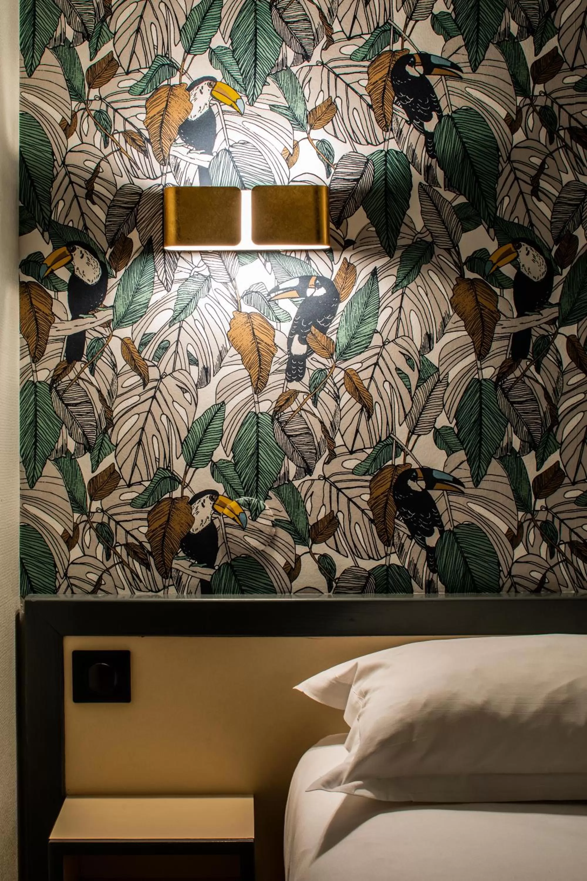 Decorative detail, Bed in Hôtel Lanjuinais