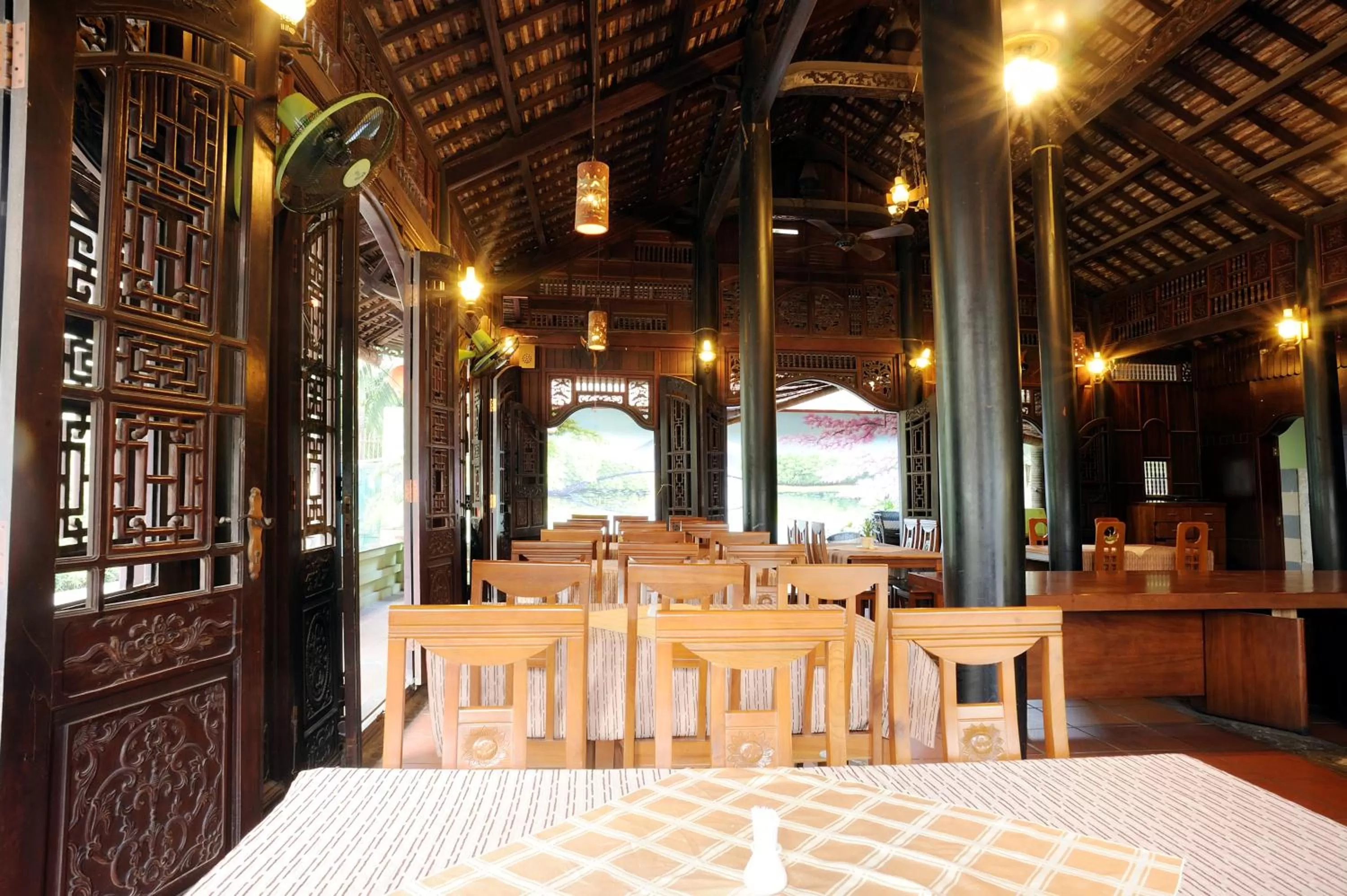 Restaurant/places to eat in Hoang Yen Hotel