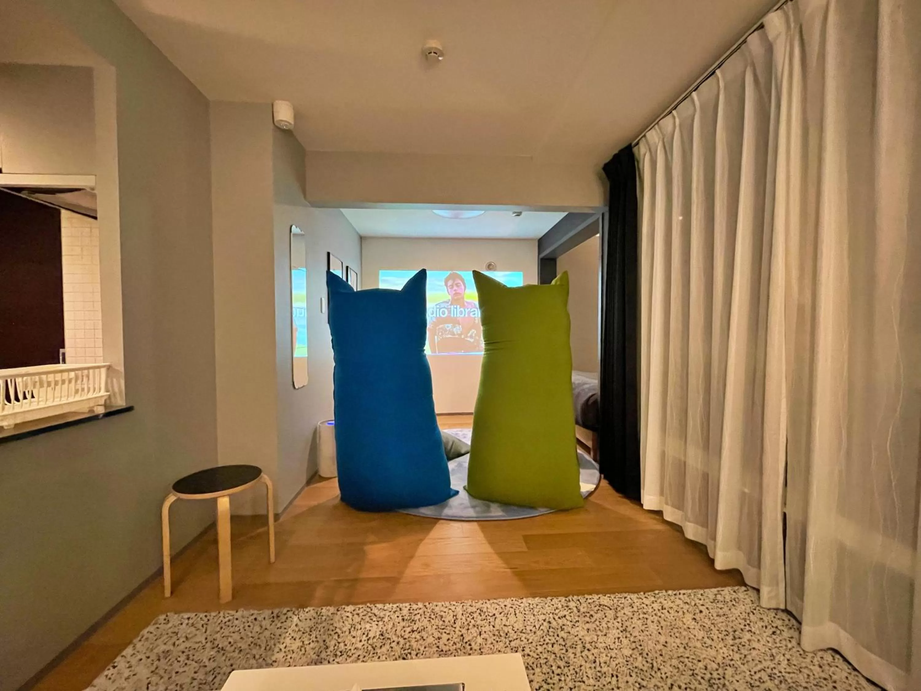 Bed in Glass Shiseikan