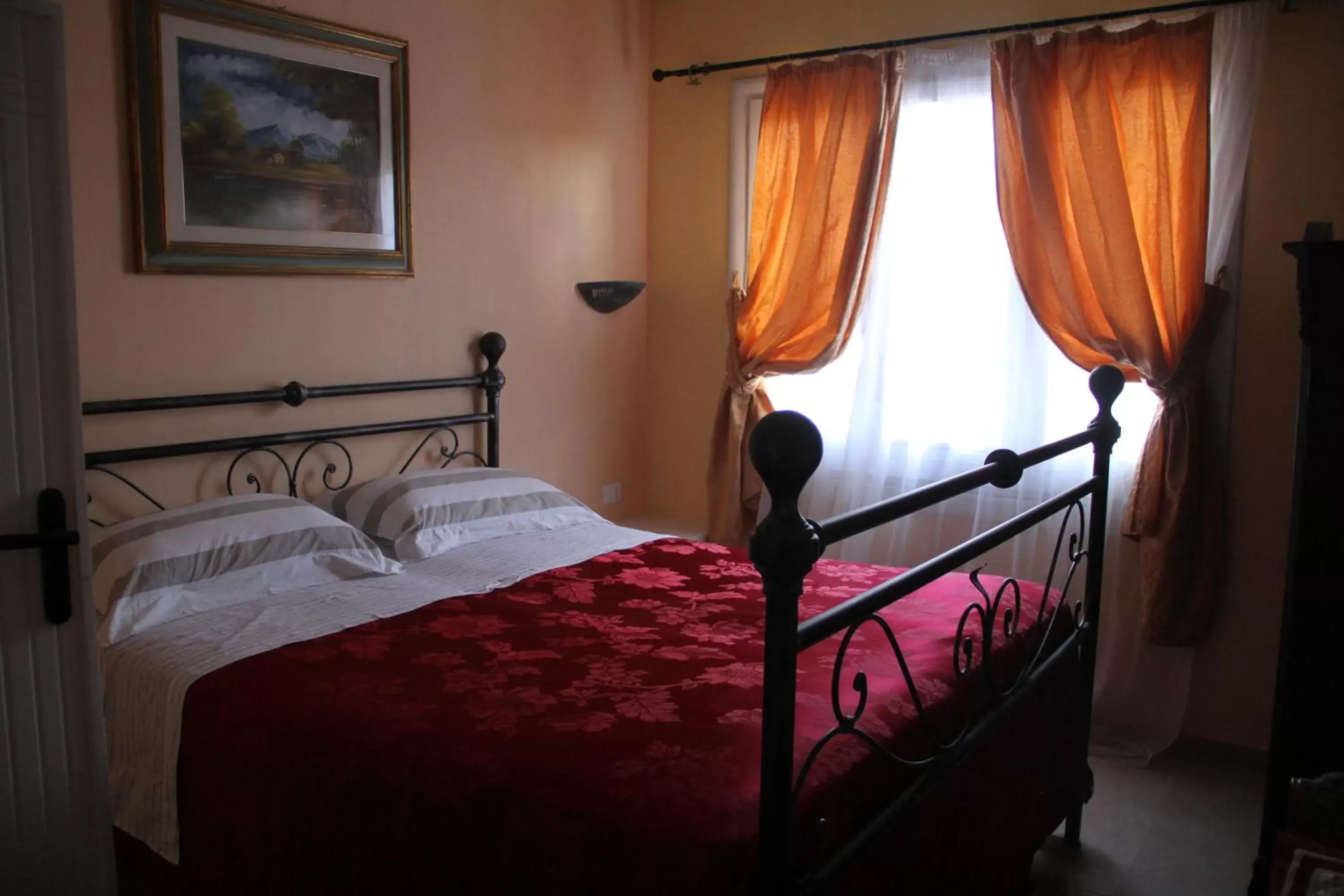 Double Room with Private Bathroom in B&B Scipponate Double Room with Private Bathroom in B&B Scipponate